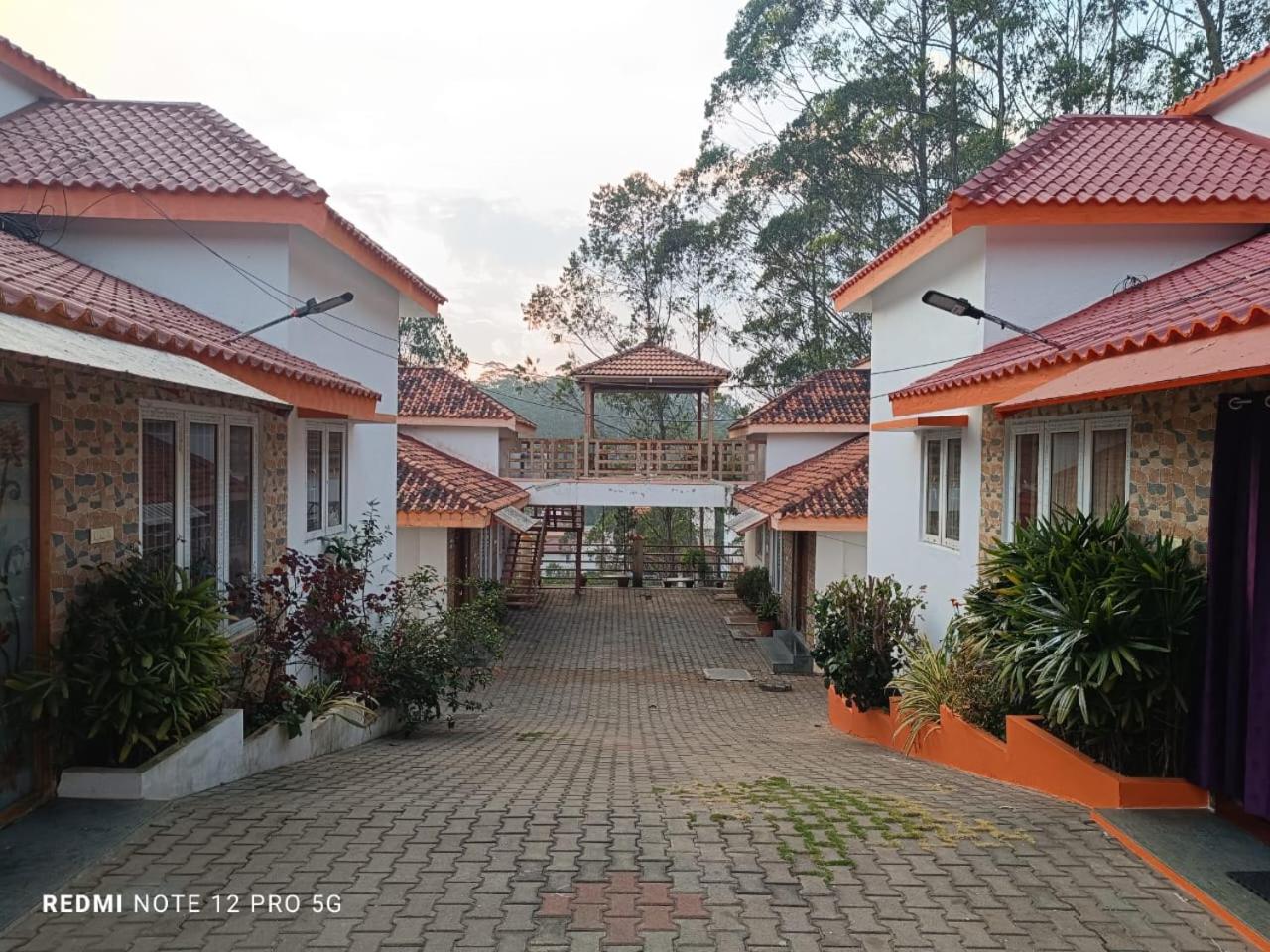 Snow White Home,Bedford Road, yercaud view 3