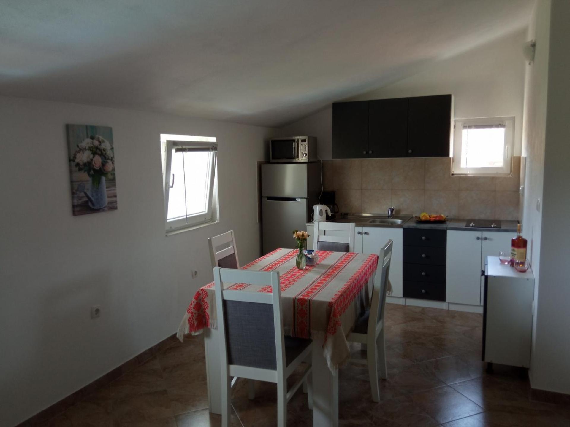 Apartment Ruža in a quiet location near the forest view 4