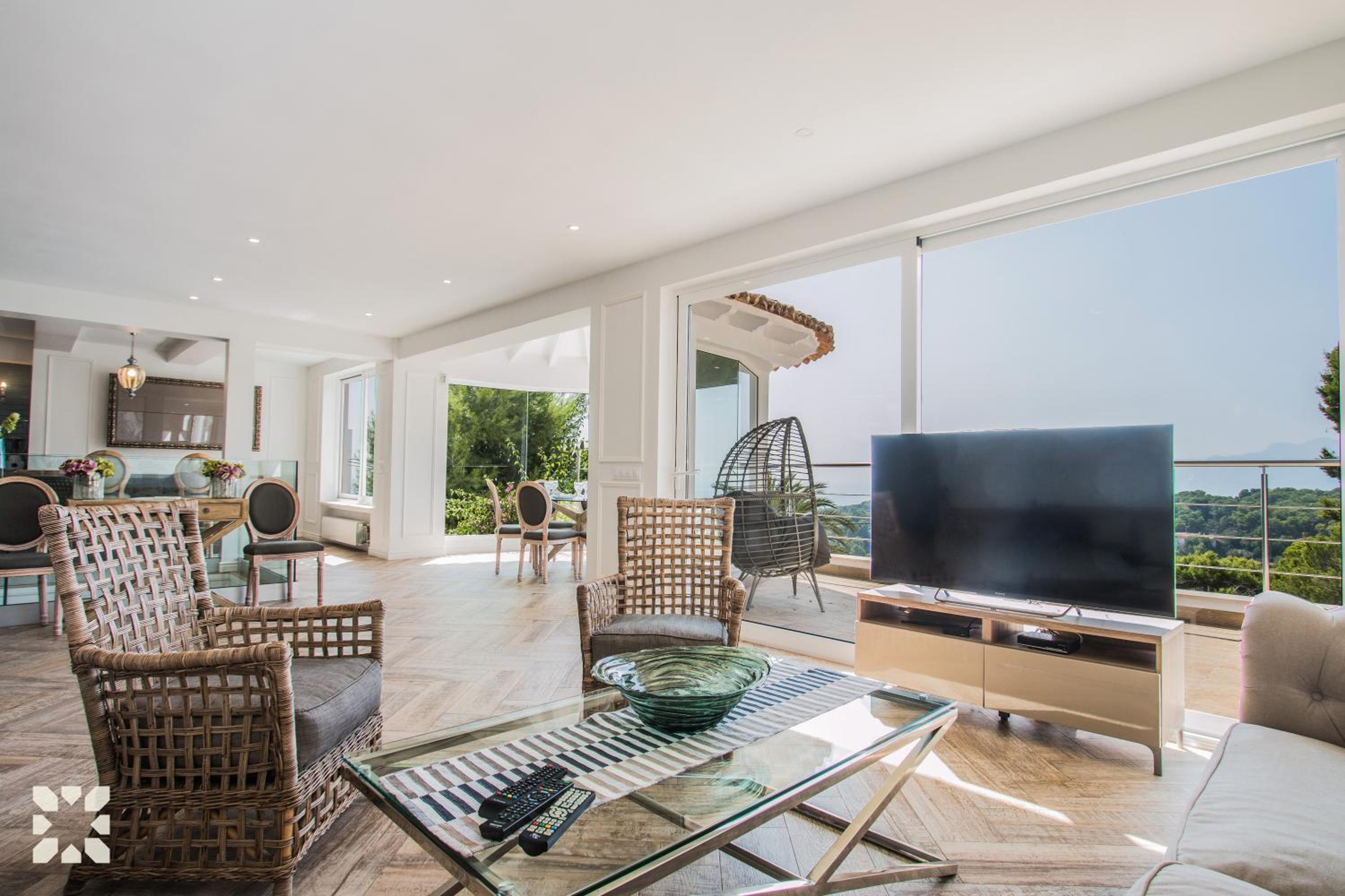 Villa La Casa Blanca by Abahana Villas view 3