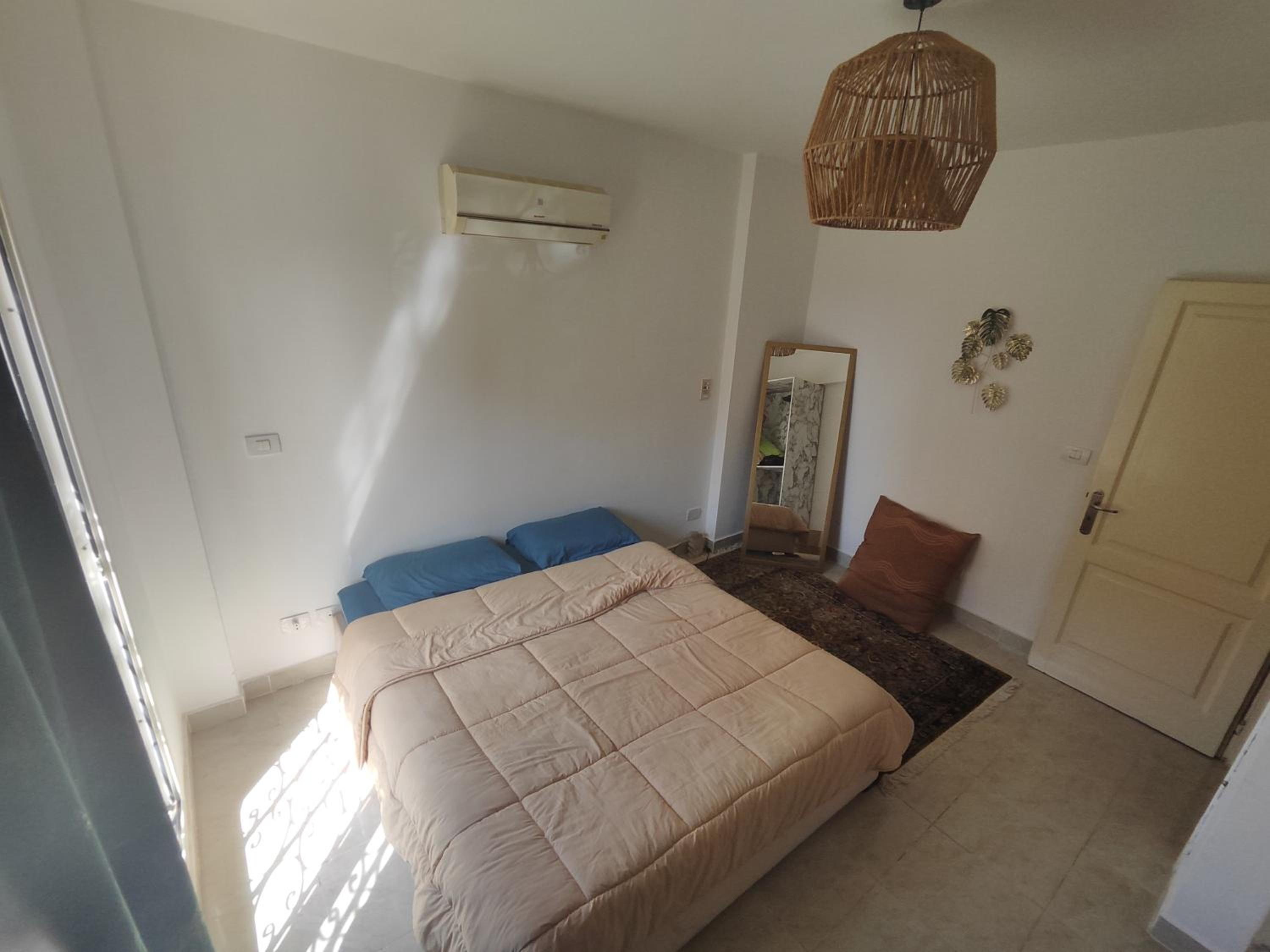 Luxurious 2 bedroom modern garden apartment Available ensuite private bedroom or whole flat privately