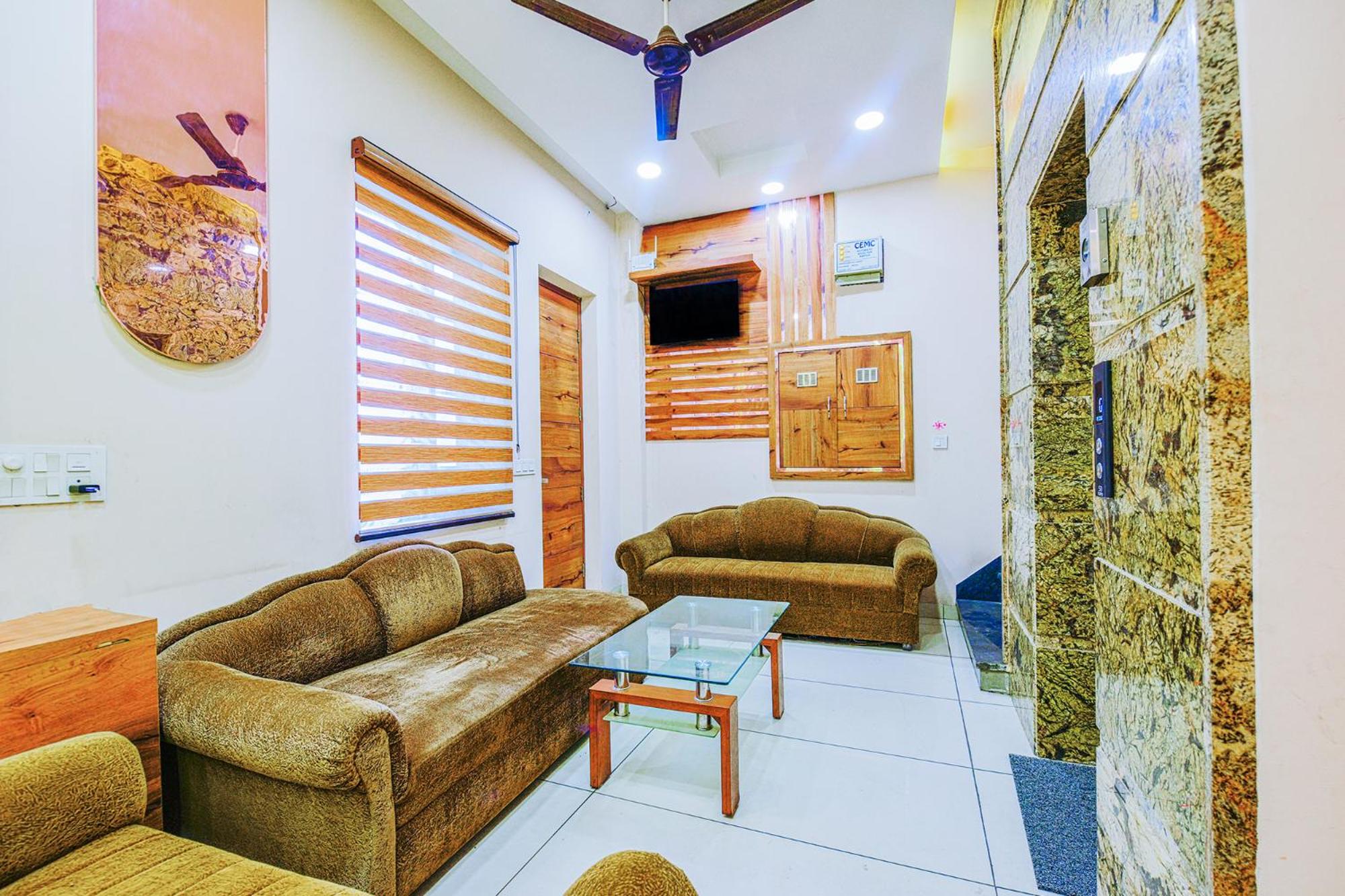 Lobby & Reception