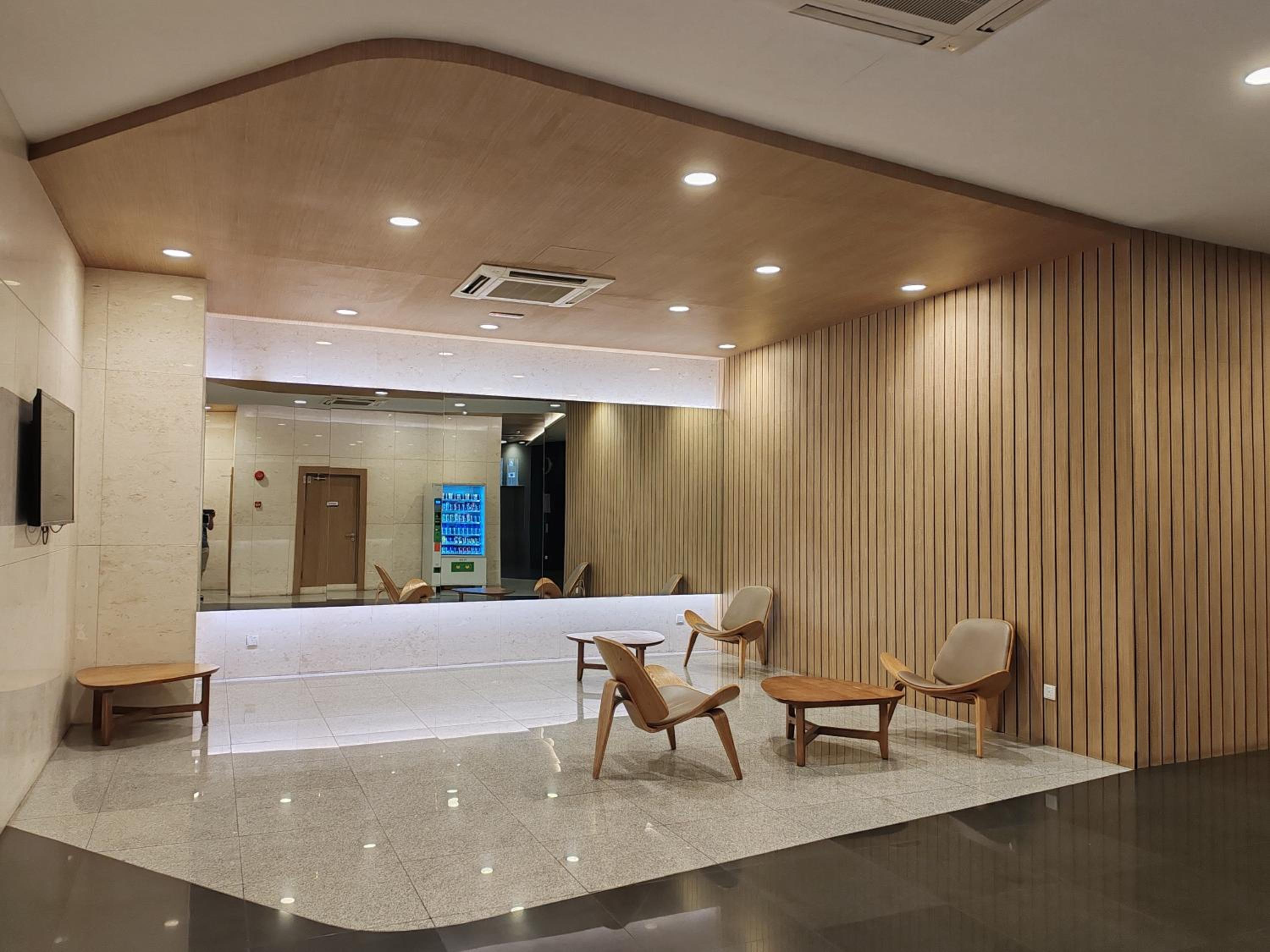 The Robertson R9 Walk to Jalan Alor Street Bukit Bintang Pavilion 7 pax 2R1B
