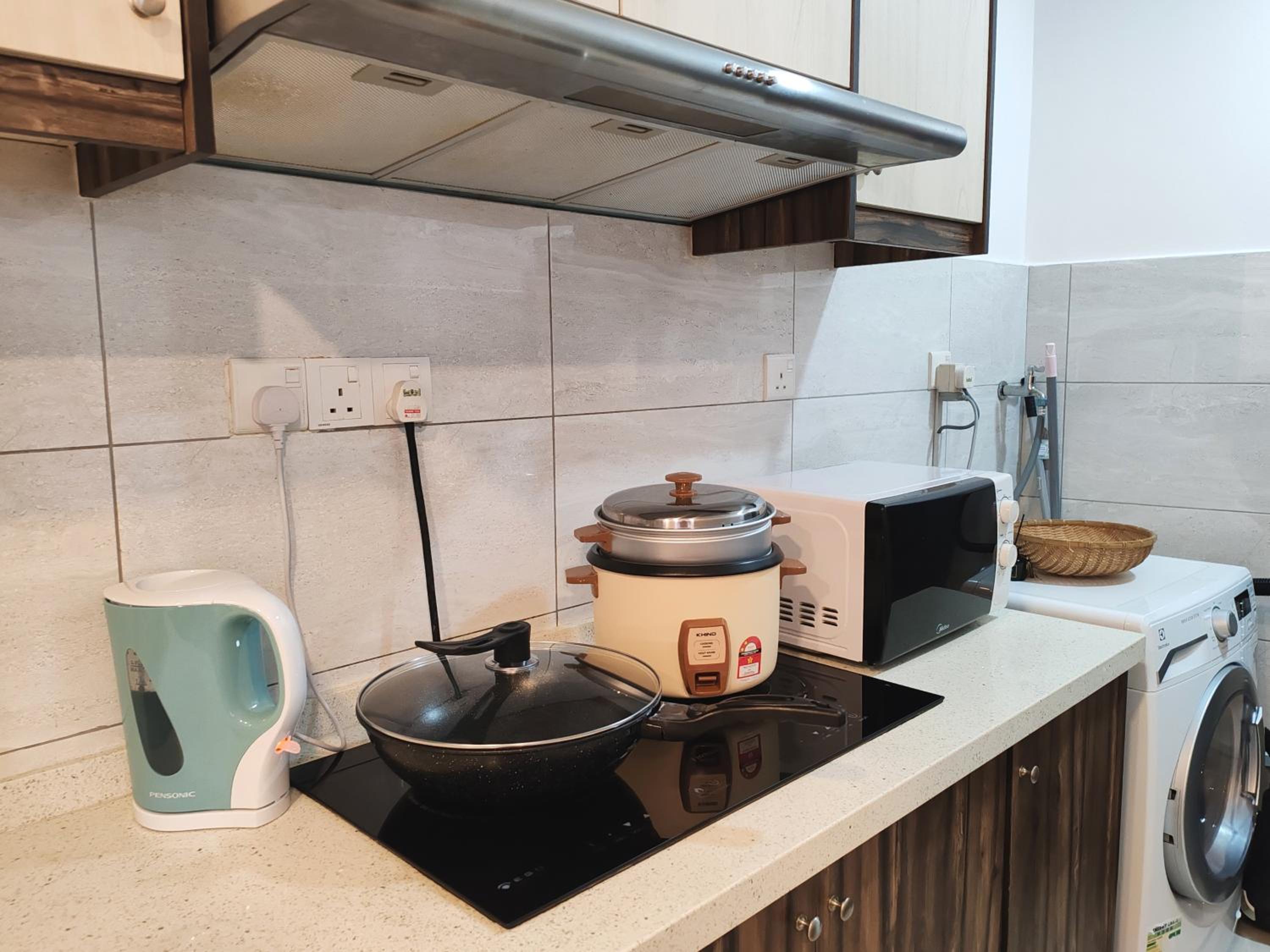 The Robertson R9 Walk to Jalan Alor Street Bukit Bintang Pavilion 7 pax 2R1B
