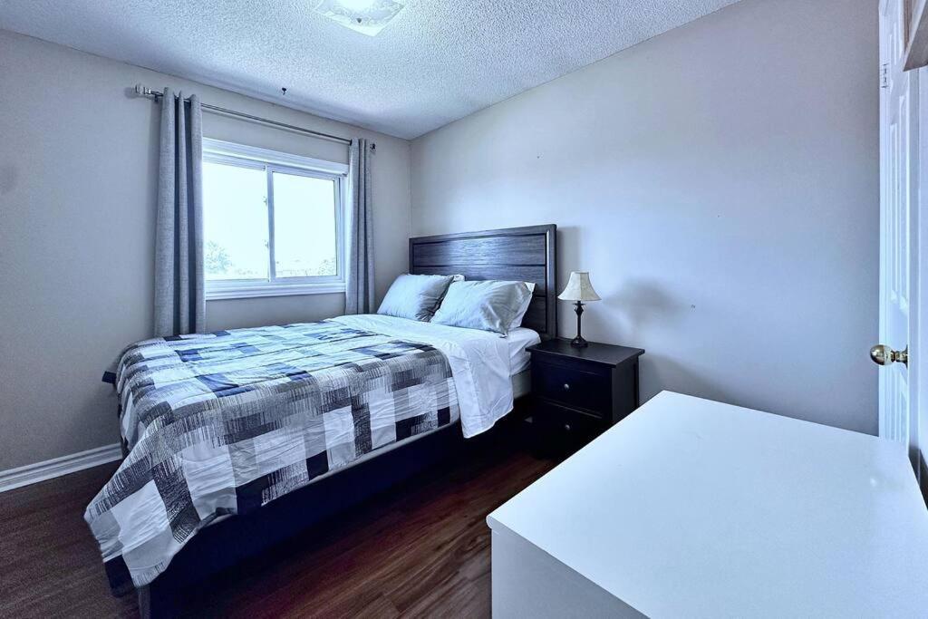 Barrie Vacations - Cozy house at south end Barrie - Property Image 5