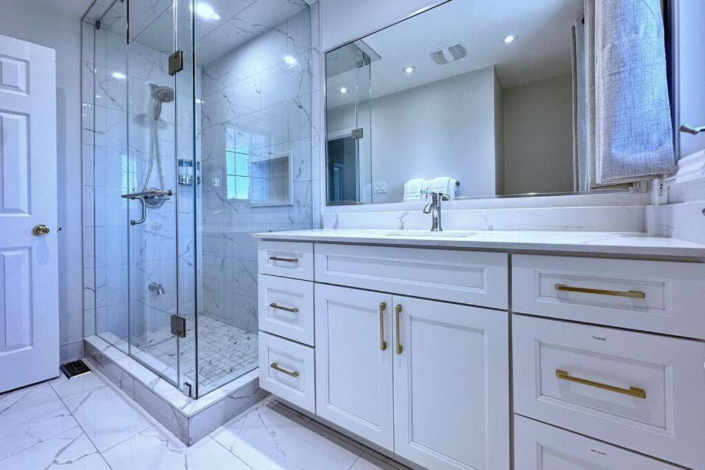 Barrie Vacations - Cozy house at south end Barrie - Property Image 11