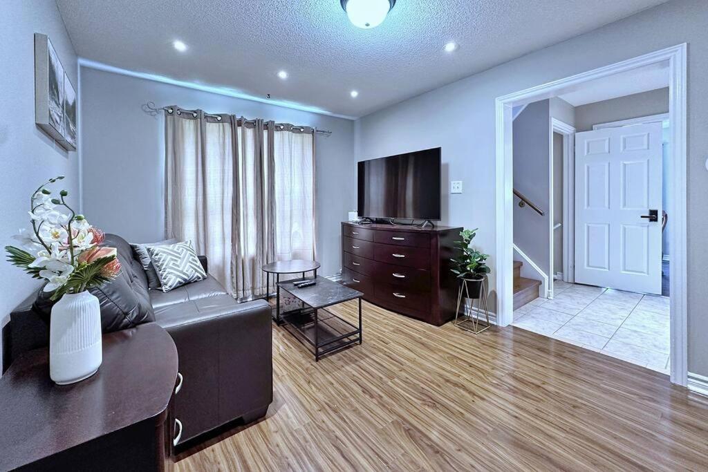 Barrie Vacations - Cozy house at south end Barrie - Property Image 7