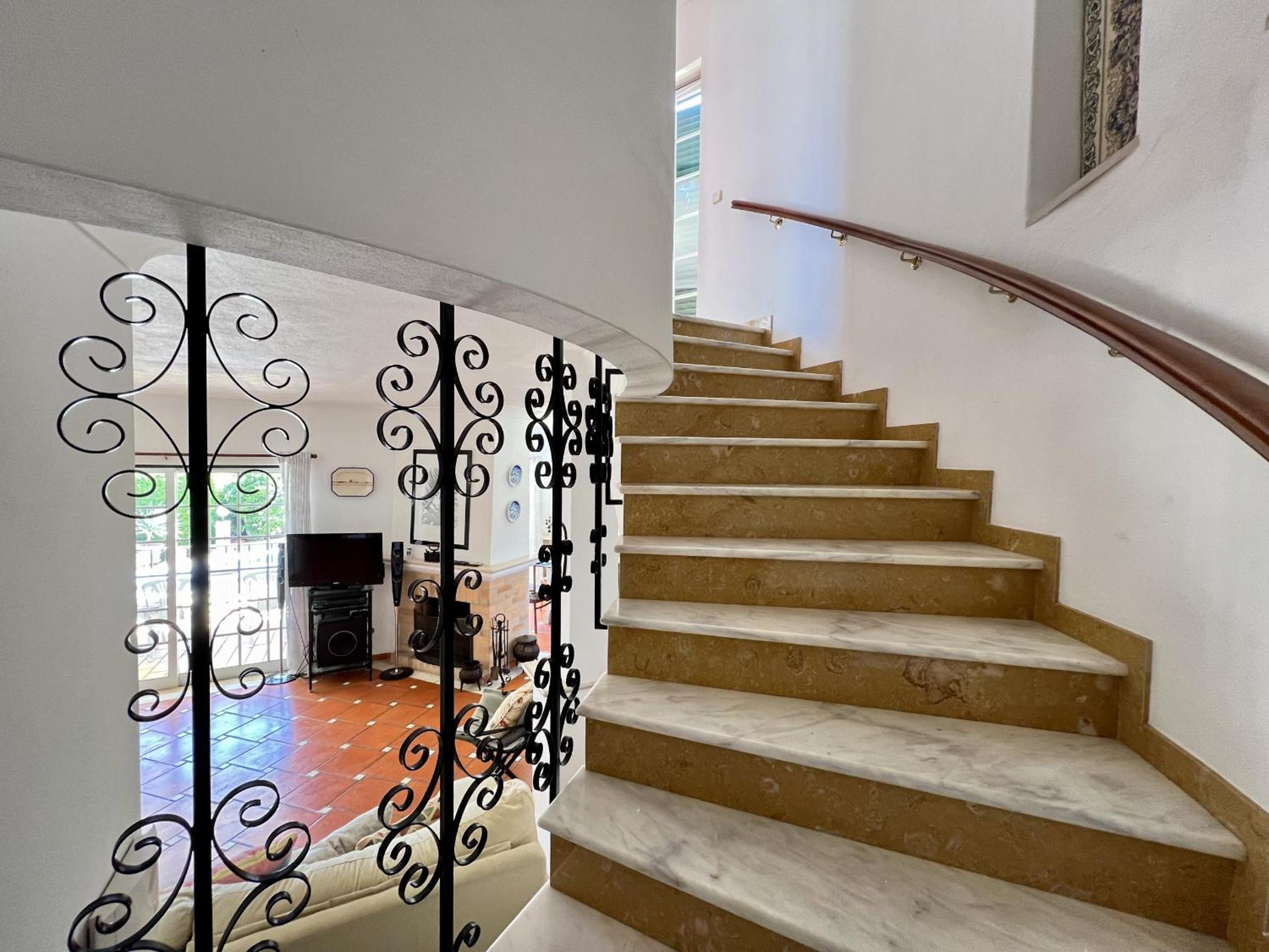Alvor Traditional Villa With Pool by Homing view 4