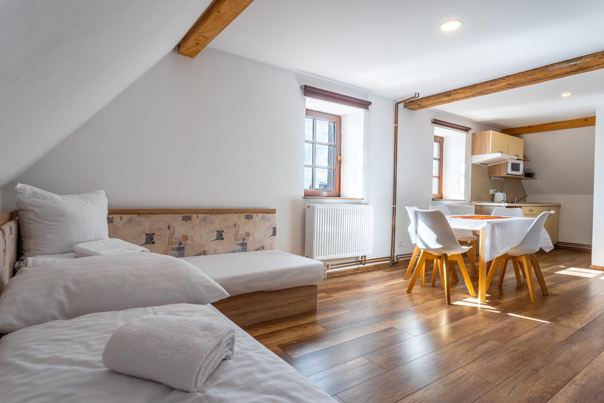 Houda Bouda - Penzion & Apartmány