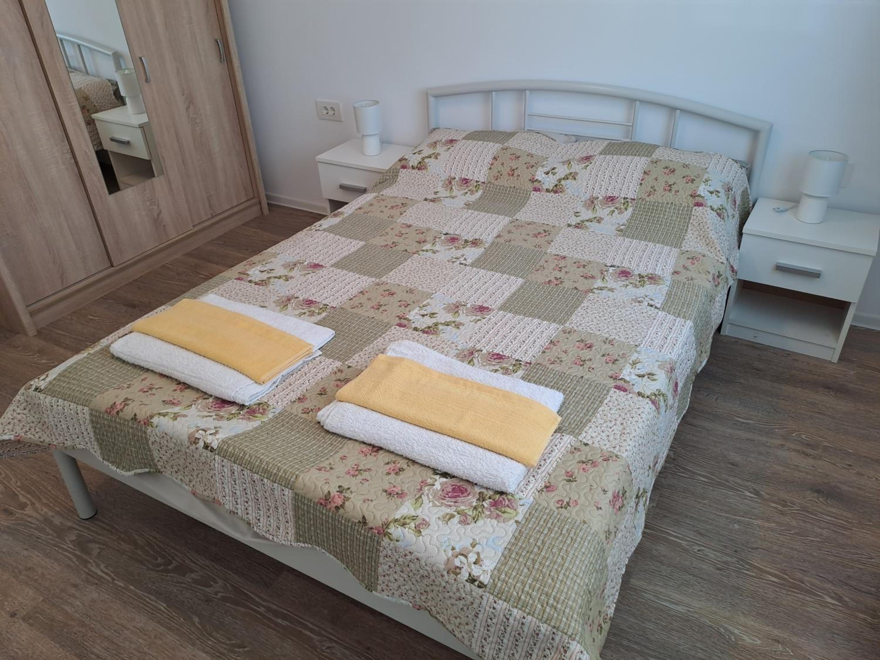 2 Rooms Apartment with Private Parking in the Best District of Brasov view 4