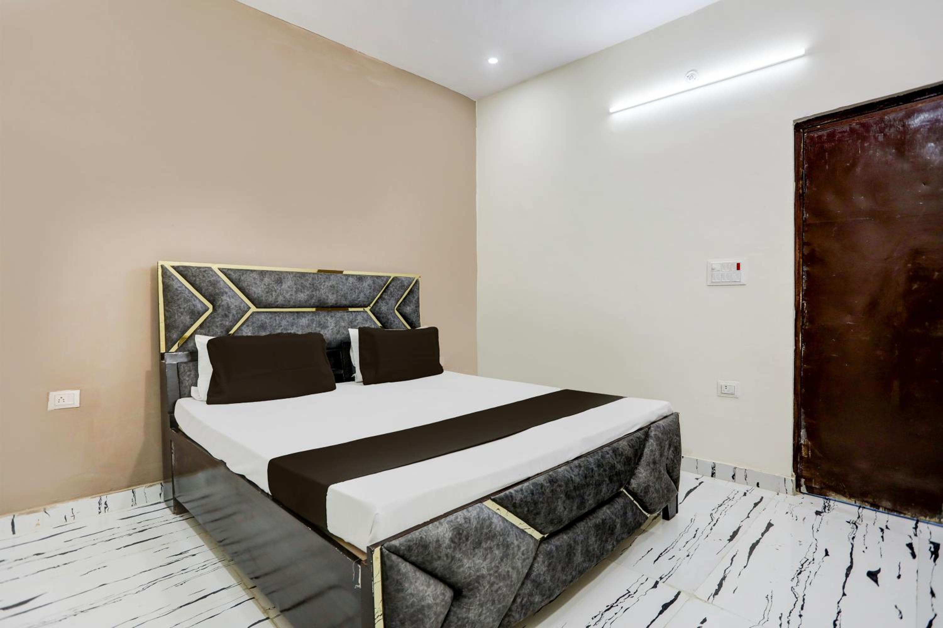 Hotel O The Happy Homestay