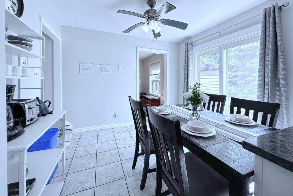 Neighborhood friendly House in Barrie!