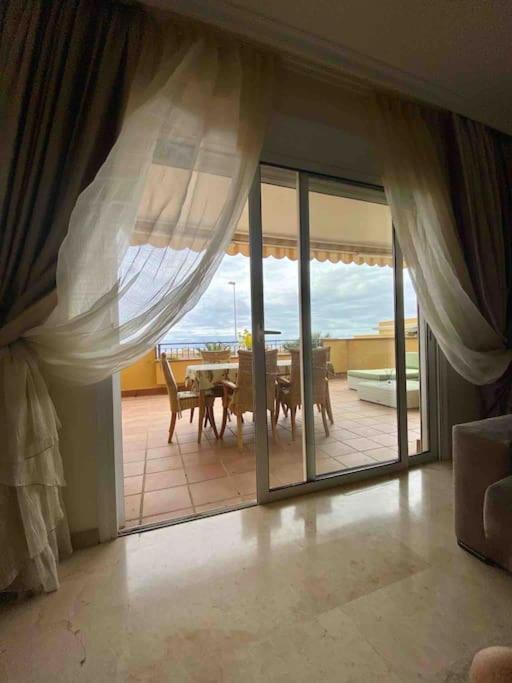 Oceanview Apartment with Garden and BBQ zone