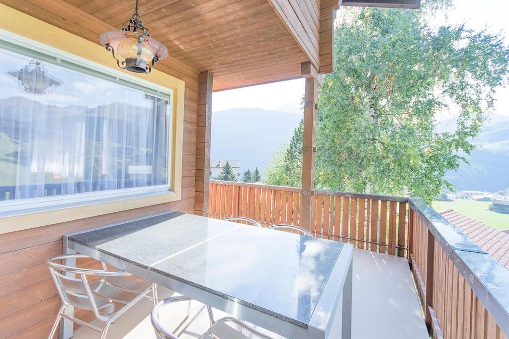 Chalet Viola am Waldrand von Disentis