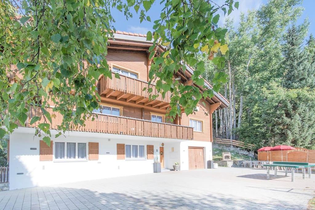 Chalet Viola am Waldrand von Disentis