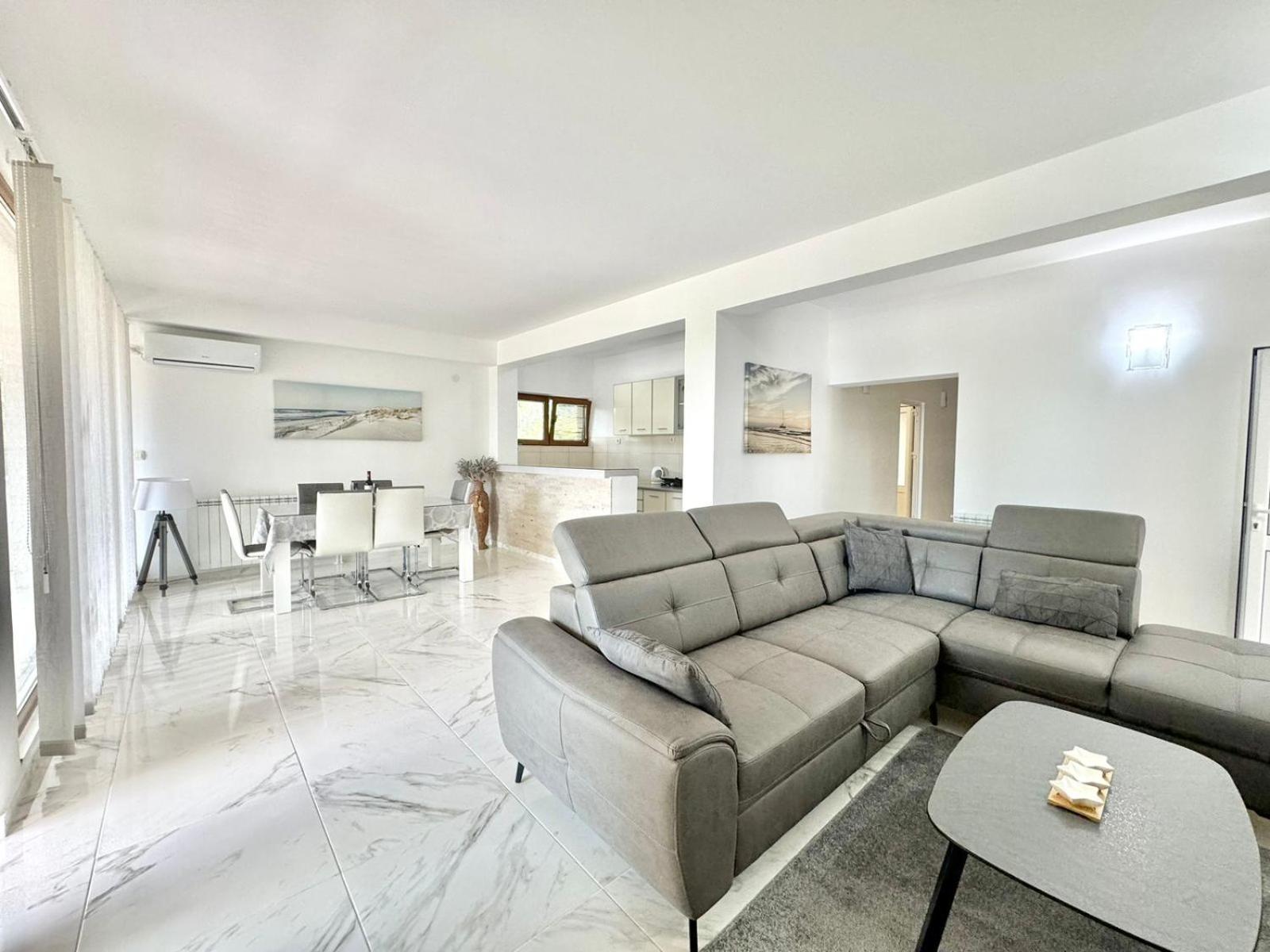 STARS RESIDENCE