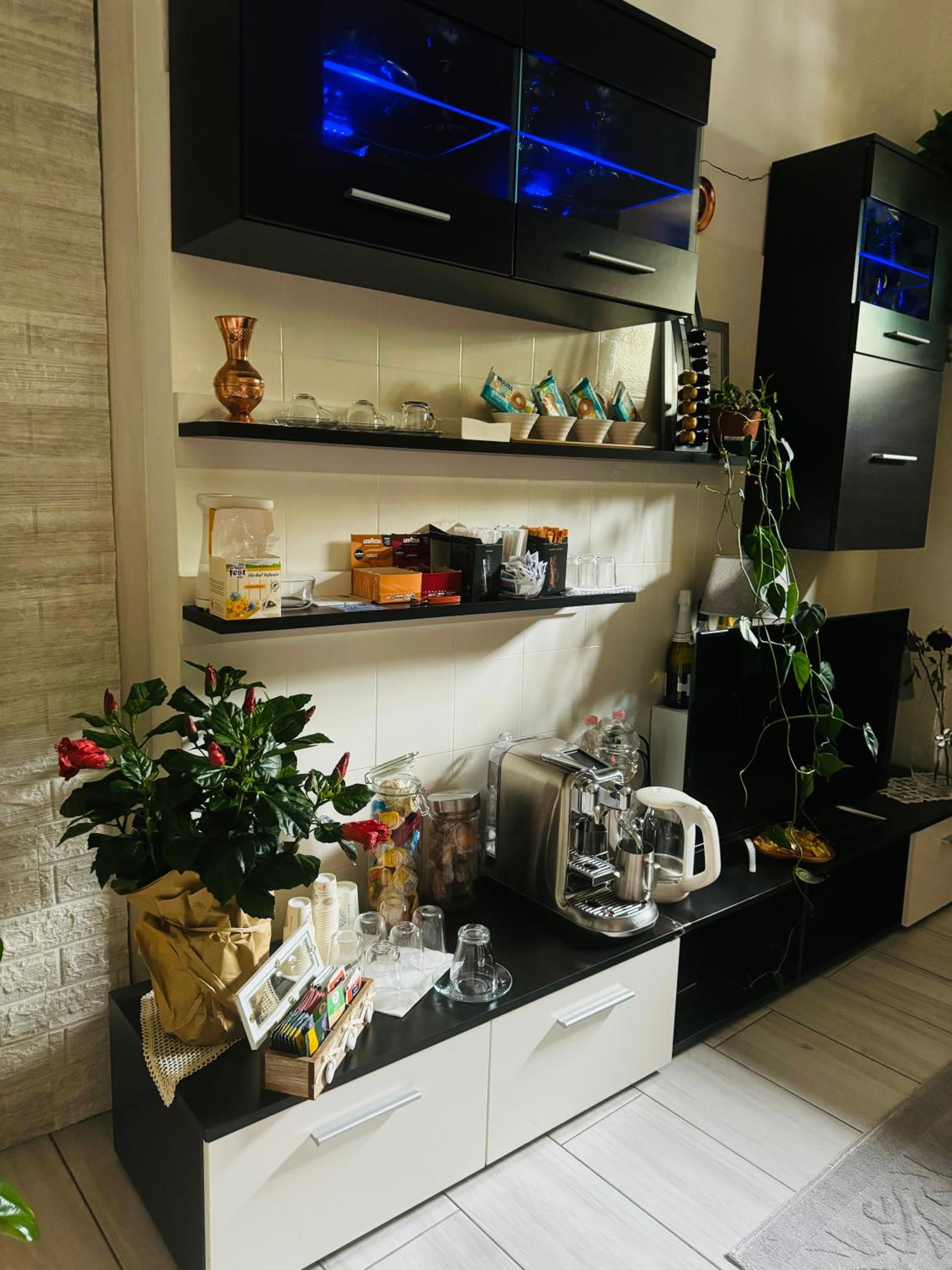 Casa L'Aquila en Como — kitchen