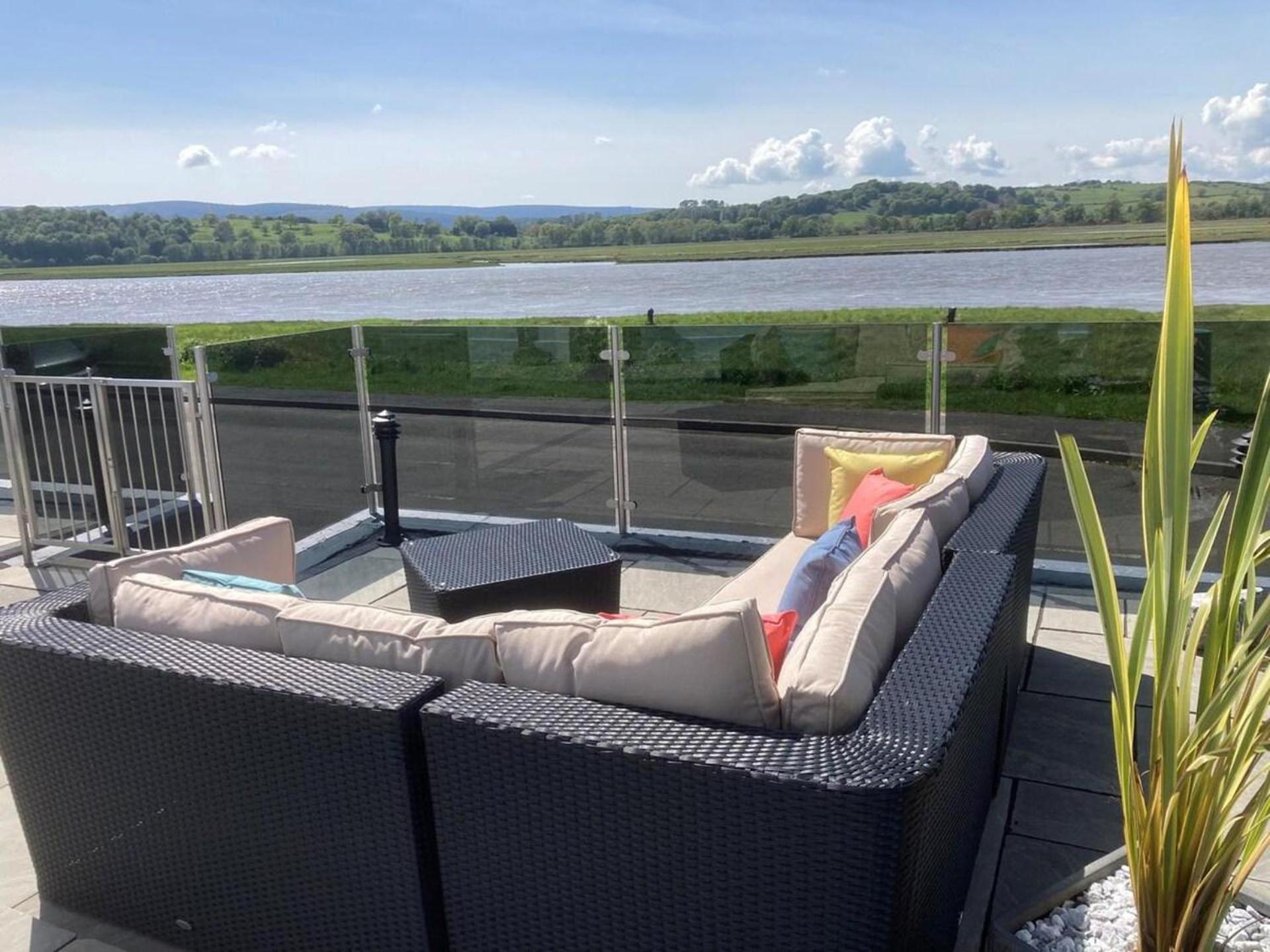 3 Bed Cottage - Sleeps 6 - Garden - Parking - Wifi