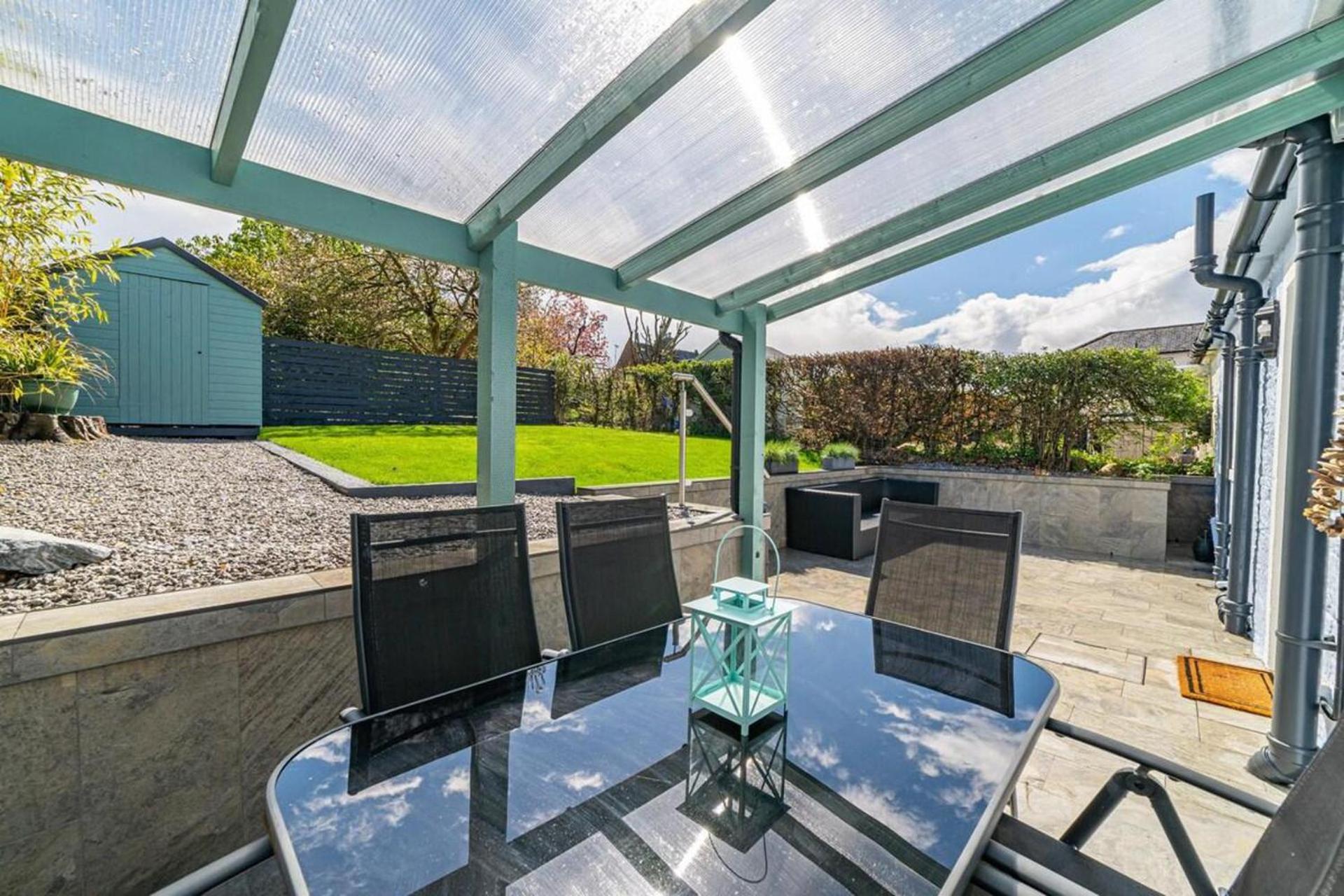 3 Bed Cottage - Sleeps 6 - Garden - Parking - Wifi