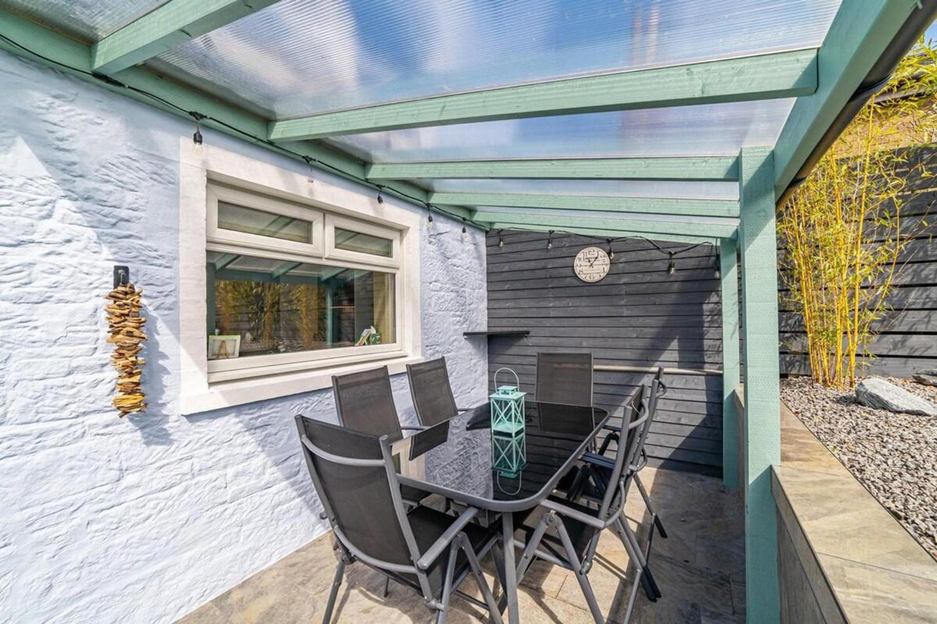 3 Bed Cottage - Sleeps 6 - Garden - Parking - Wifi