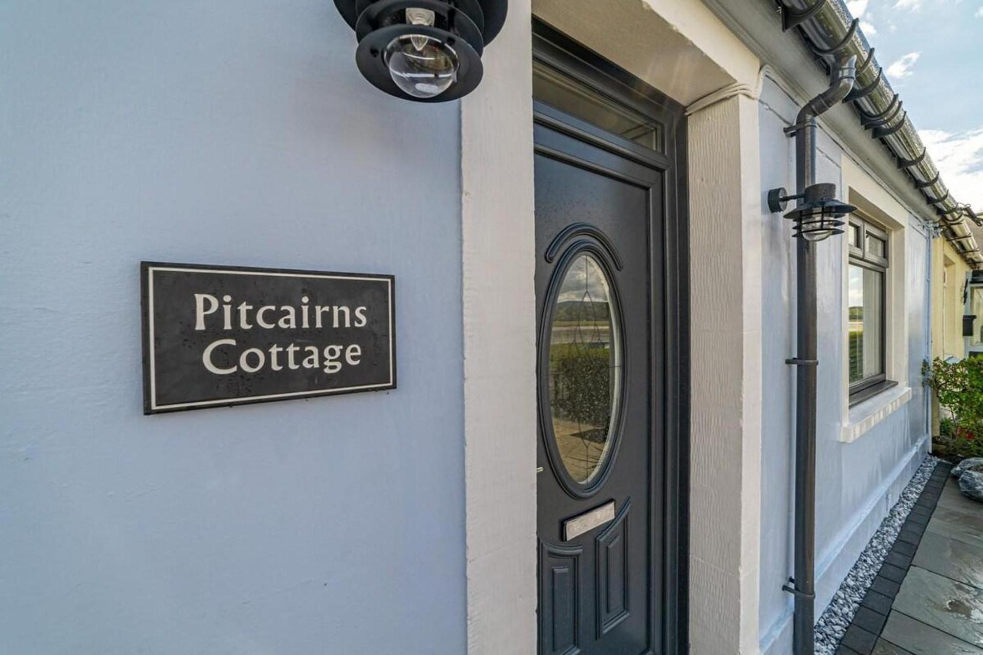 3 Bed Cottage - Sleeps 6 - Garden - Parking - Wifi