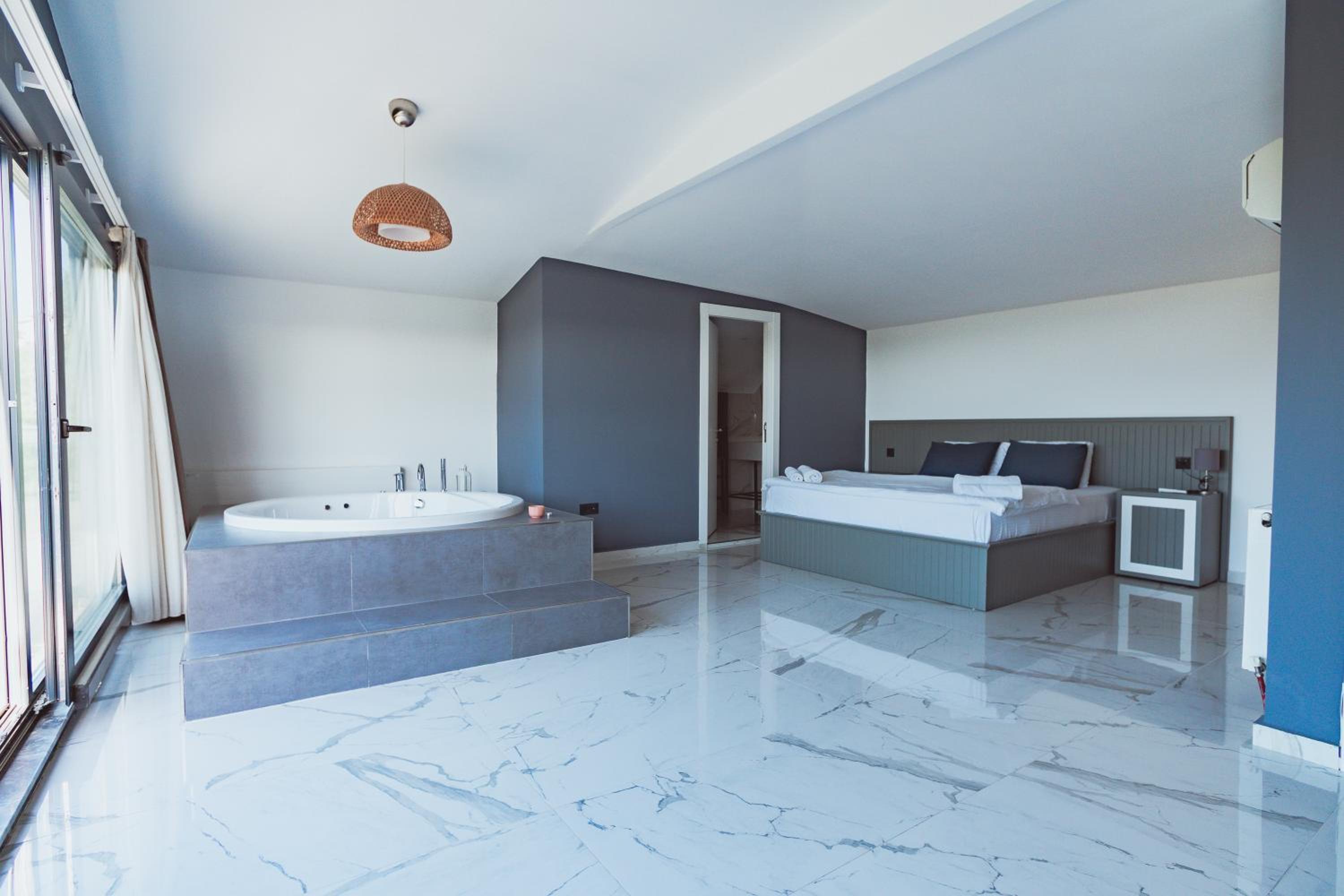 Royal Blue Istanbul - Luxury Villas