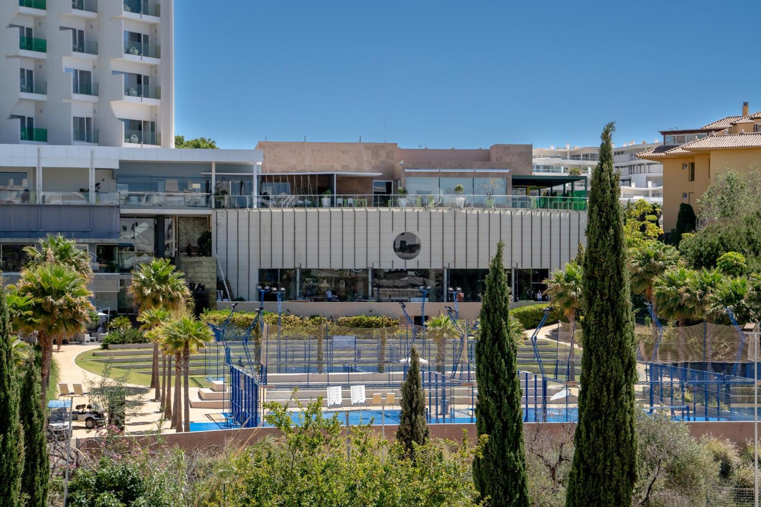 Stylish Luxury Suite with Terrace in Higueron
