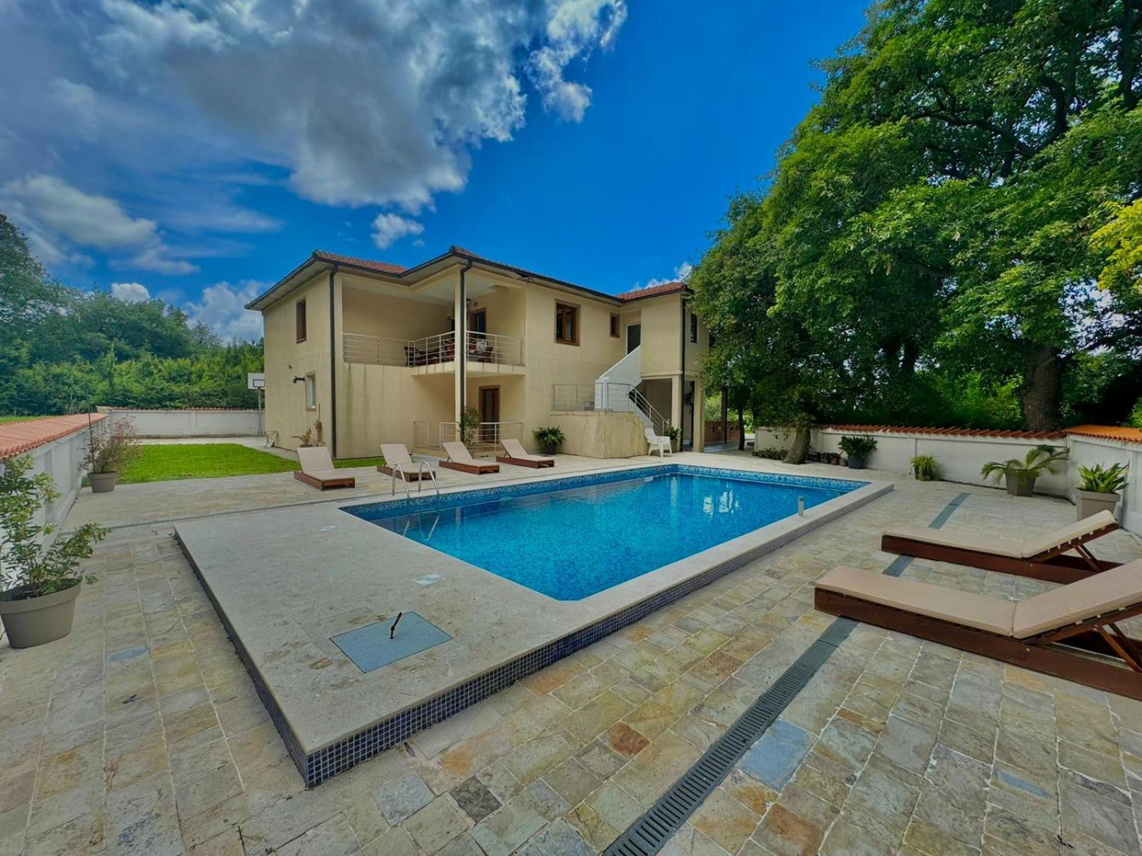 STARS RESIDENCE