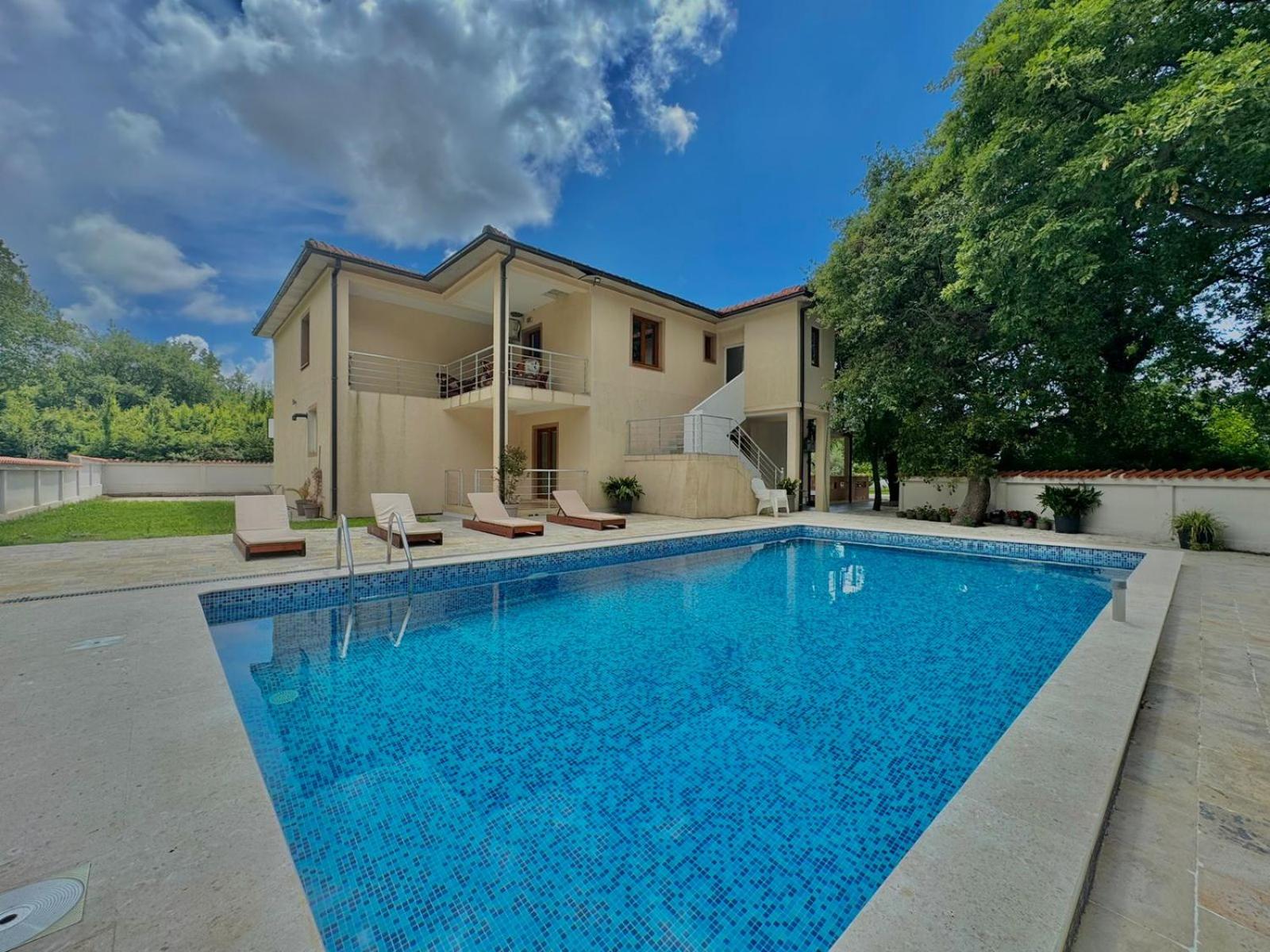 STARS RESIDENCE