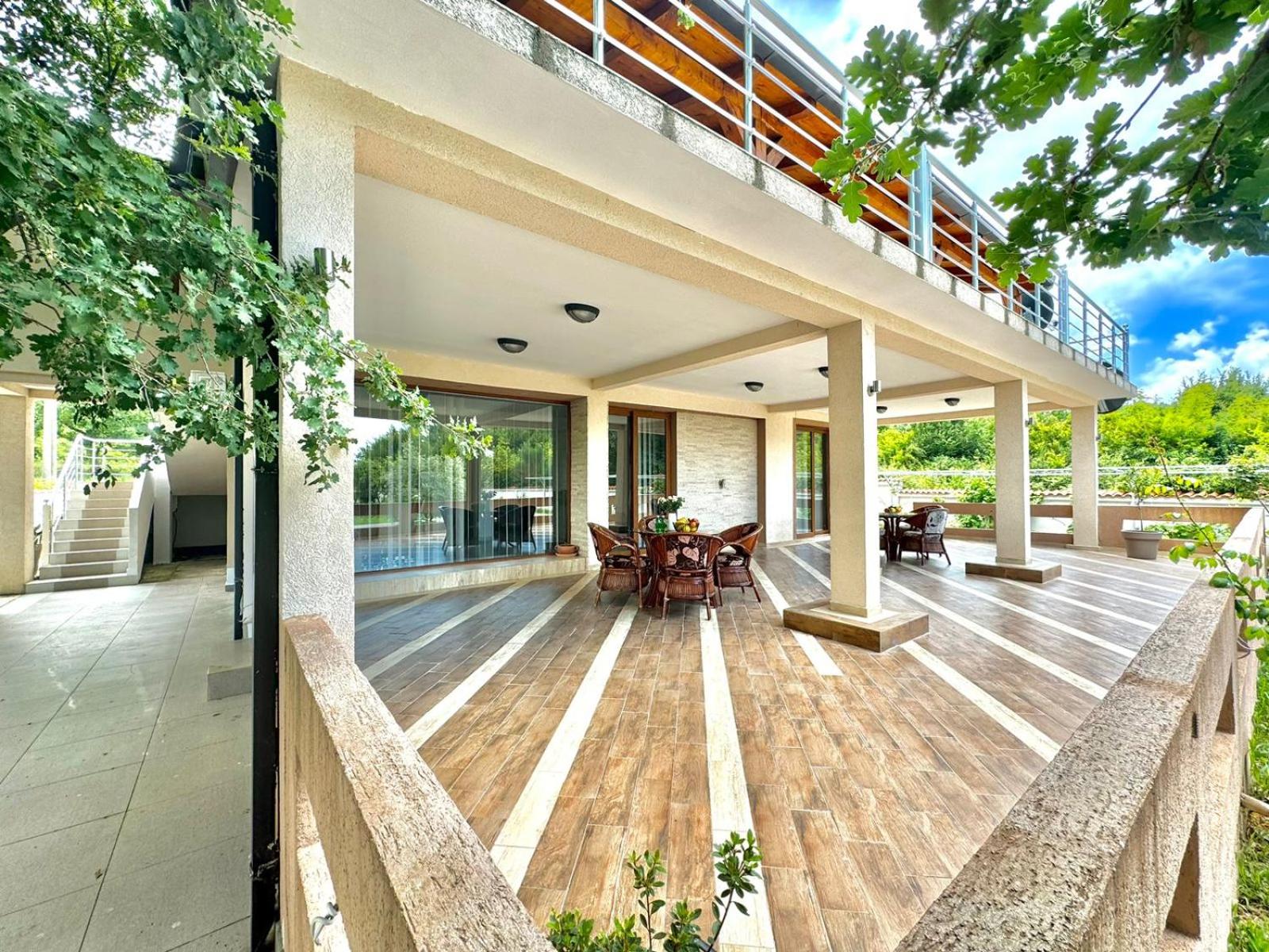 STARS RESIDENCE