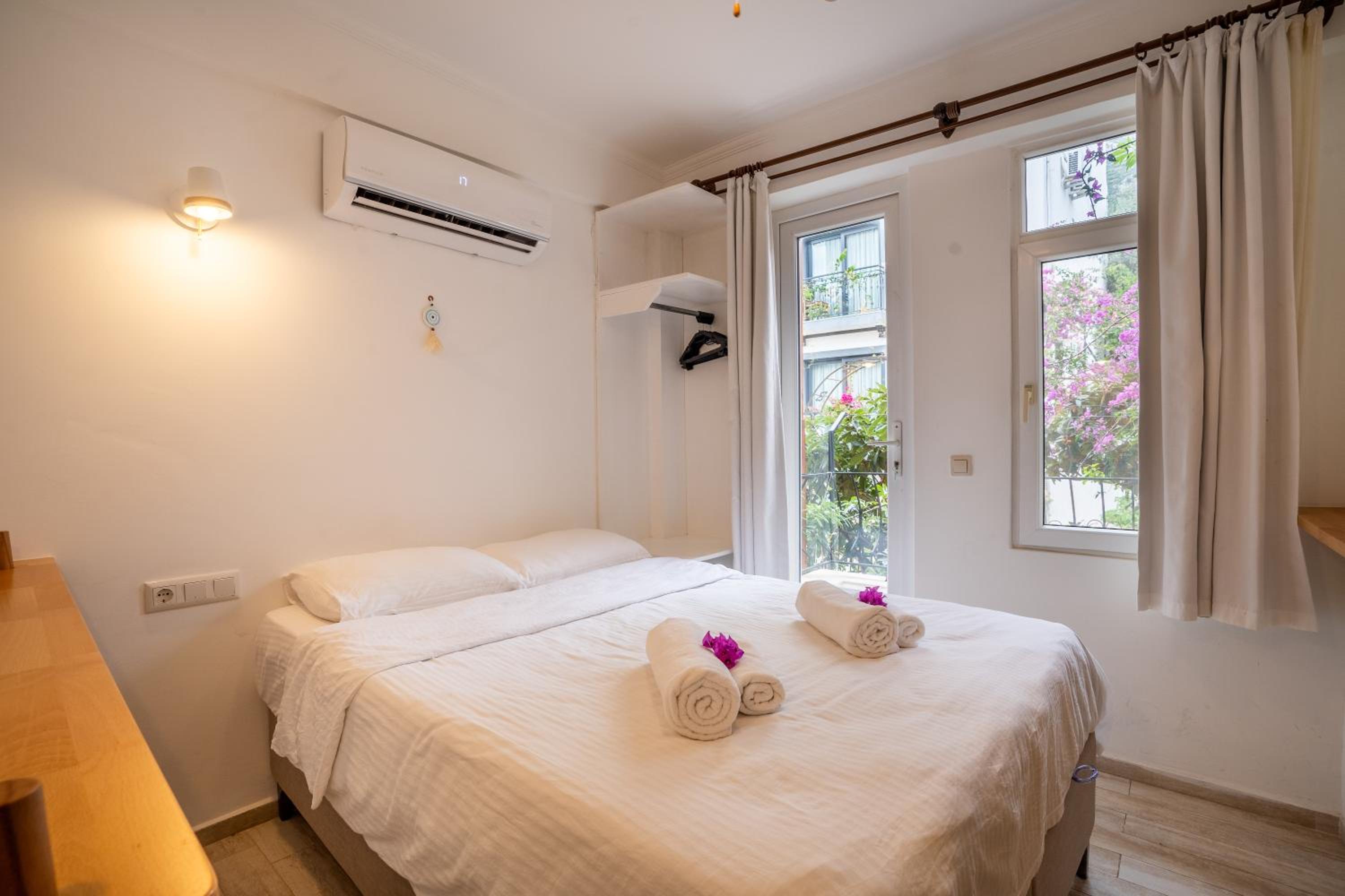 Hideaway - Image 108