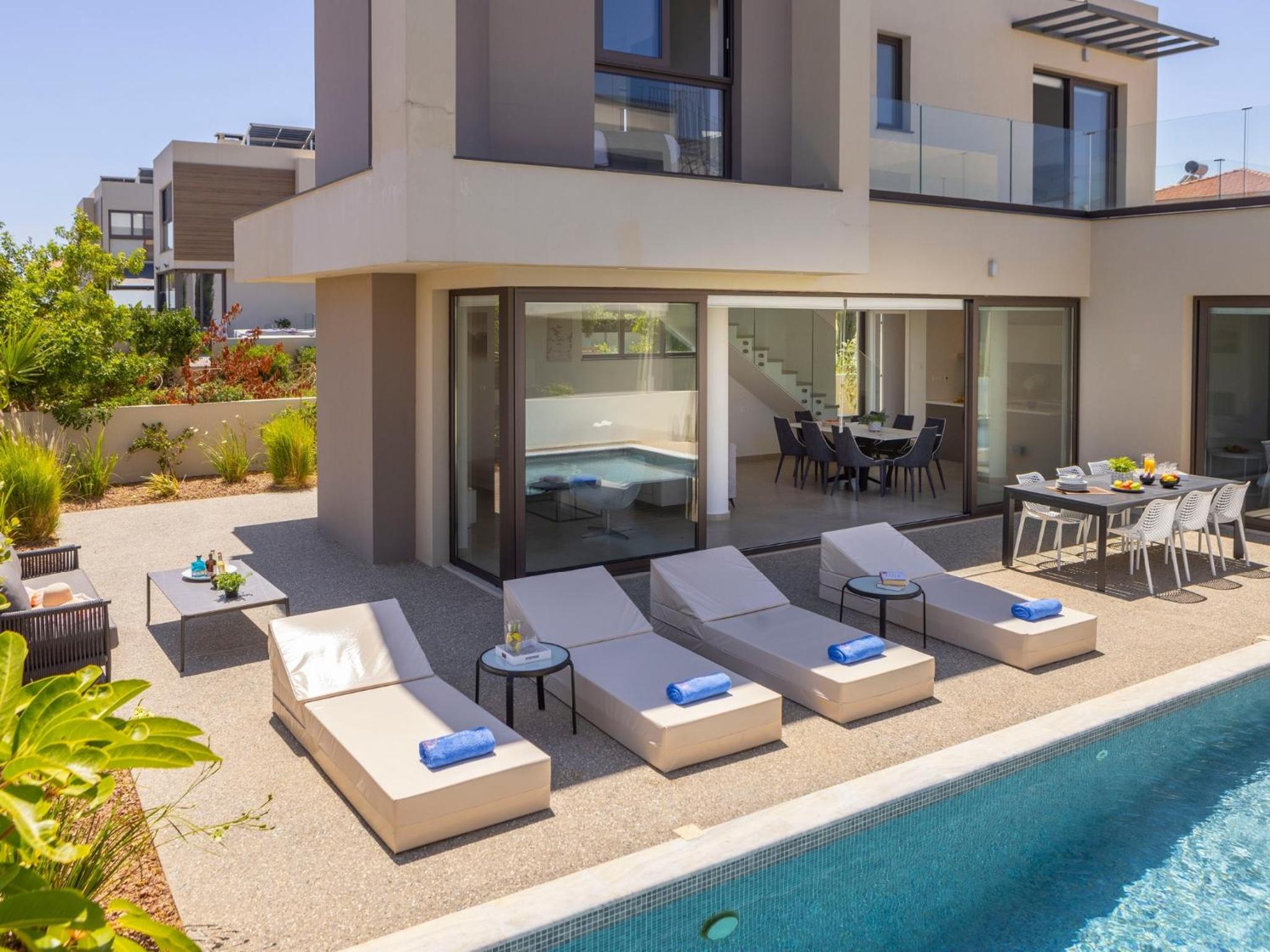 Malama Villas by Karma