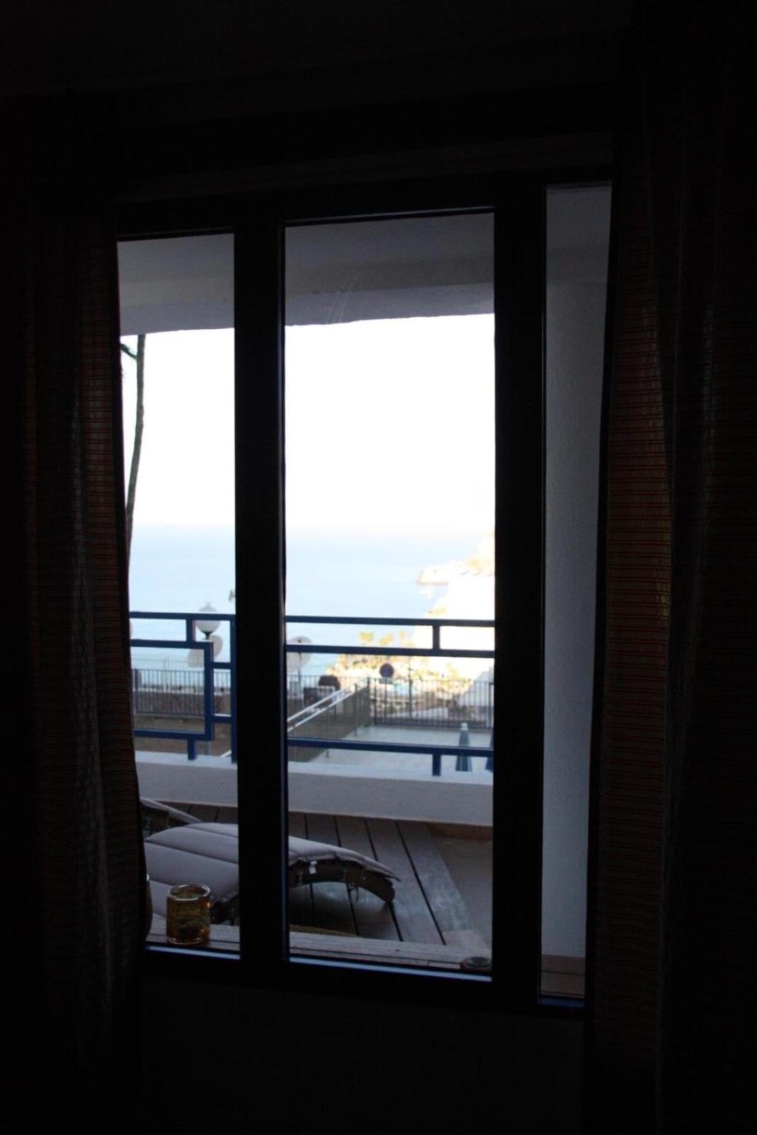 Private apartment with stunning ocean views and sunset.