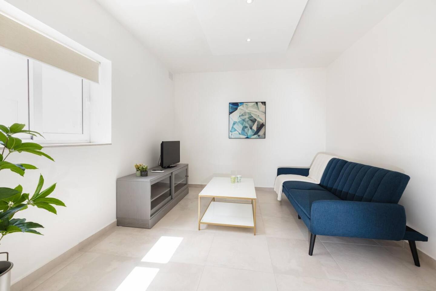 Onebed Apartment With Shared Pool And Gym ! photo 4