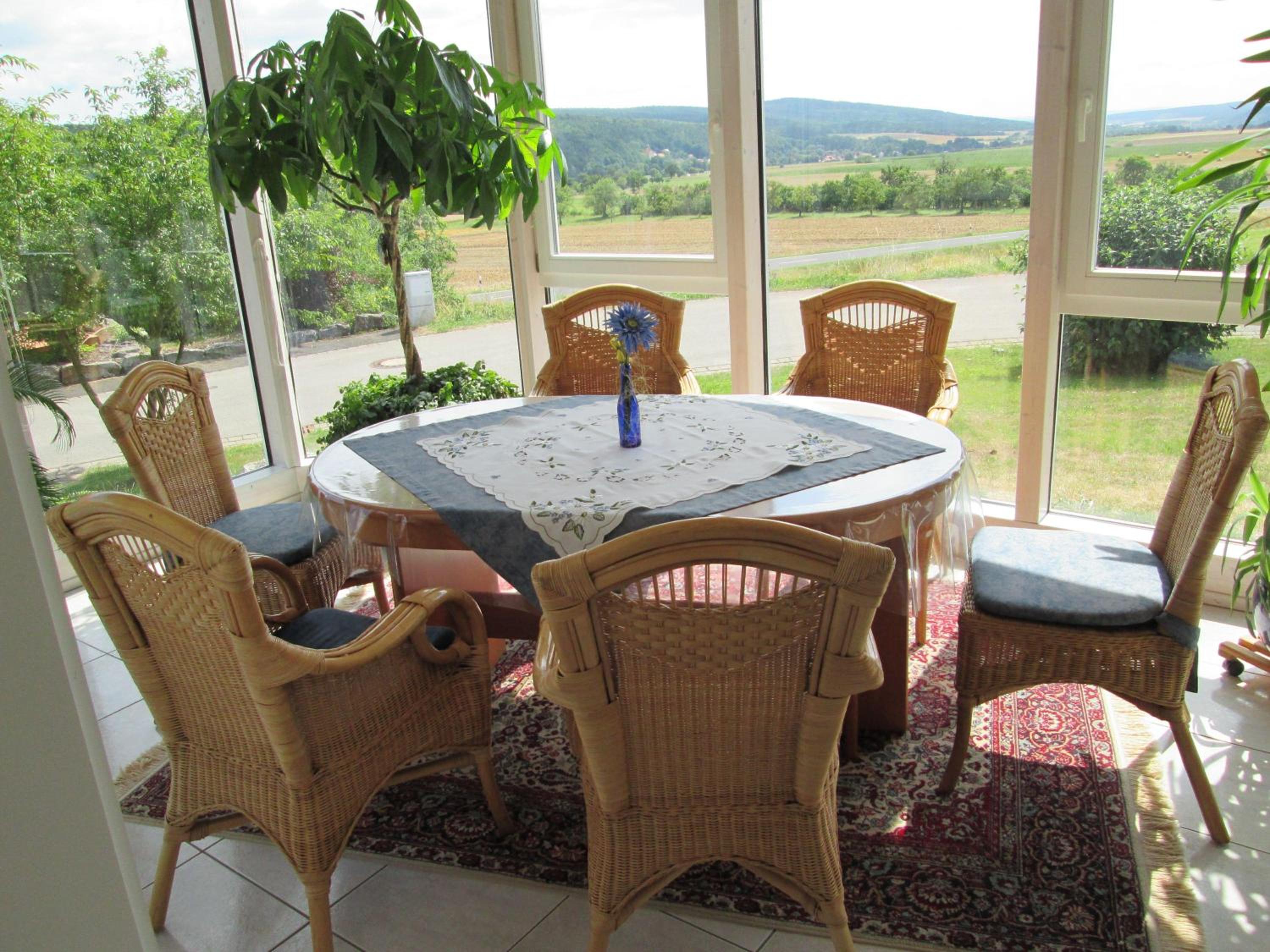 Ferienwohnung-STREUTALBLICK