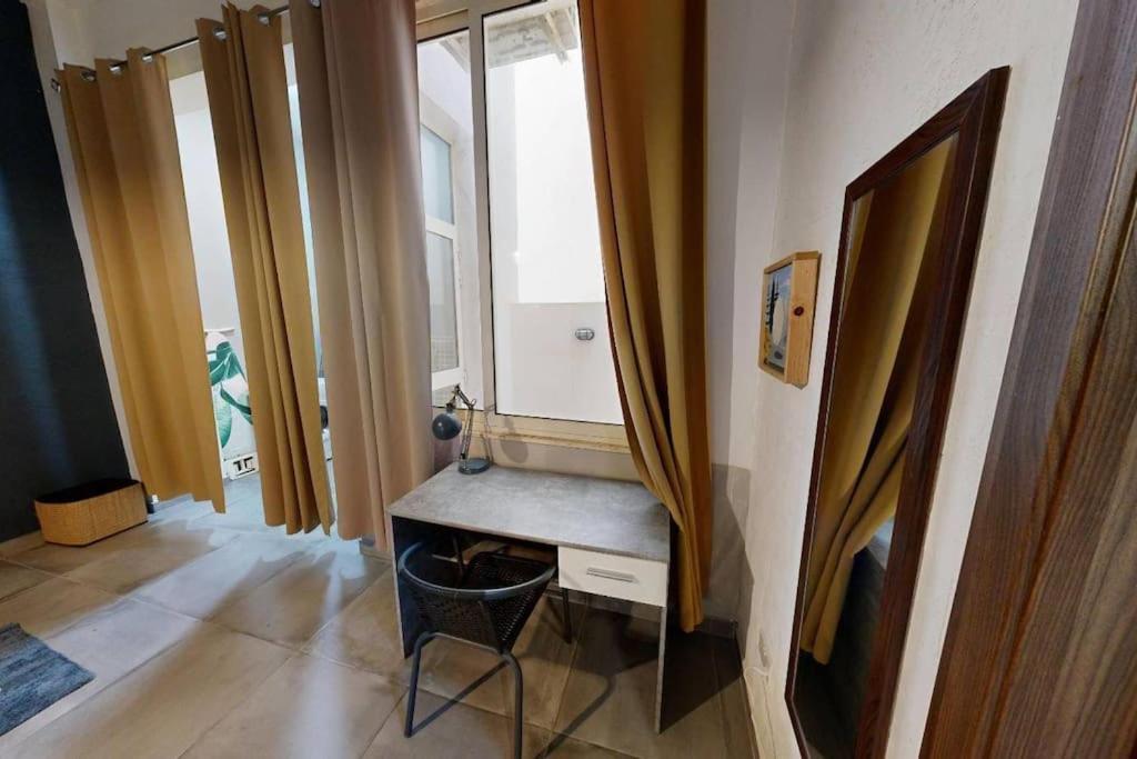 hotel room