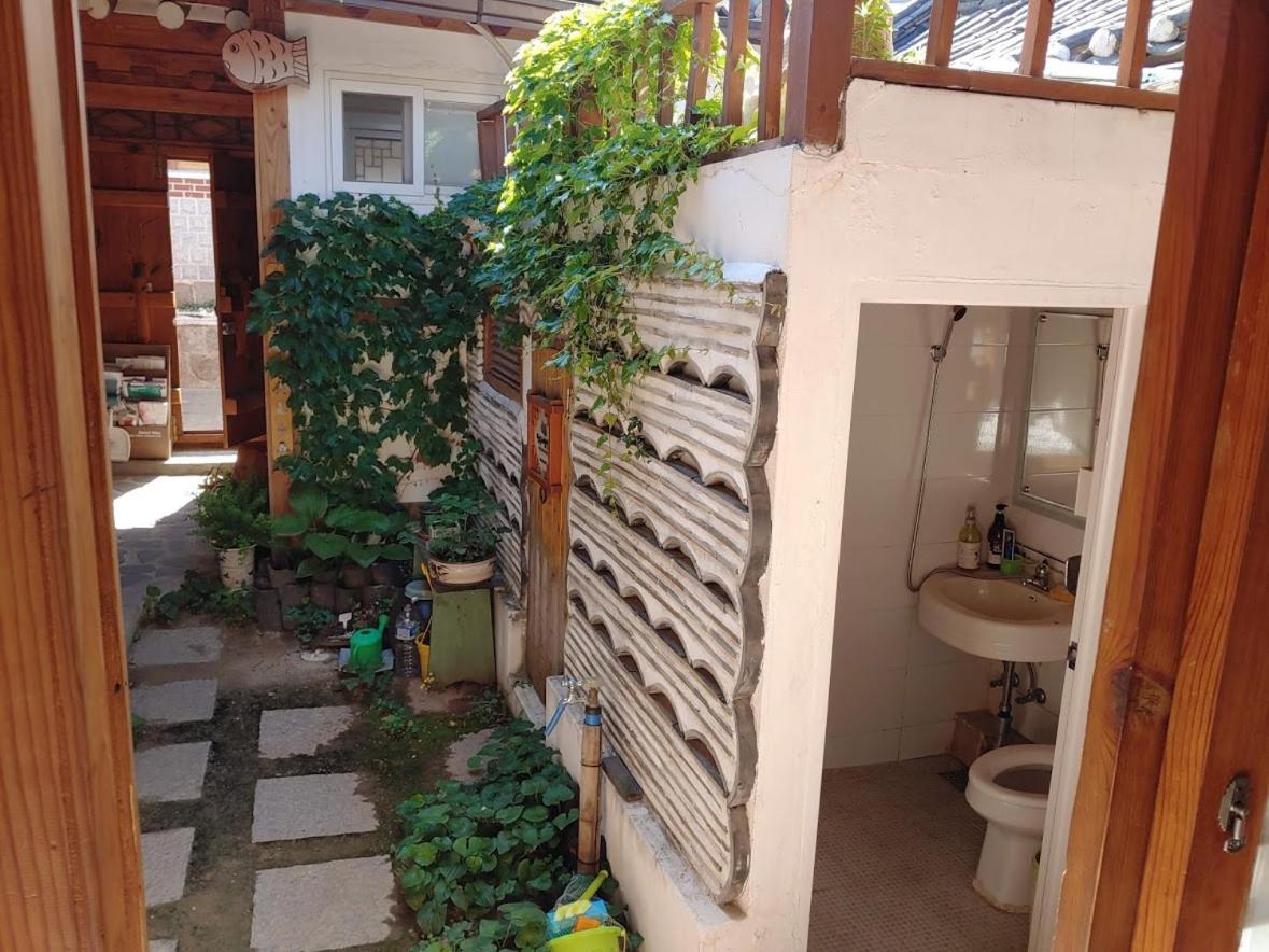 Inwoo Guesthouse