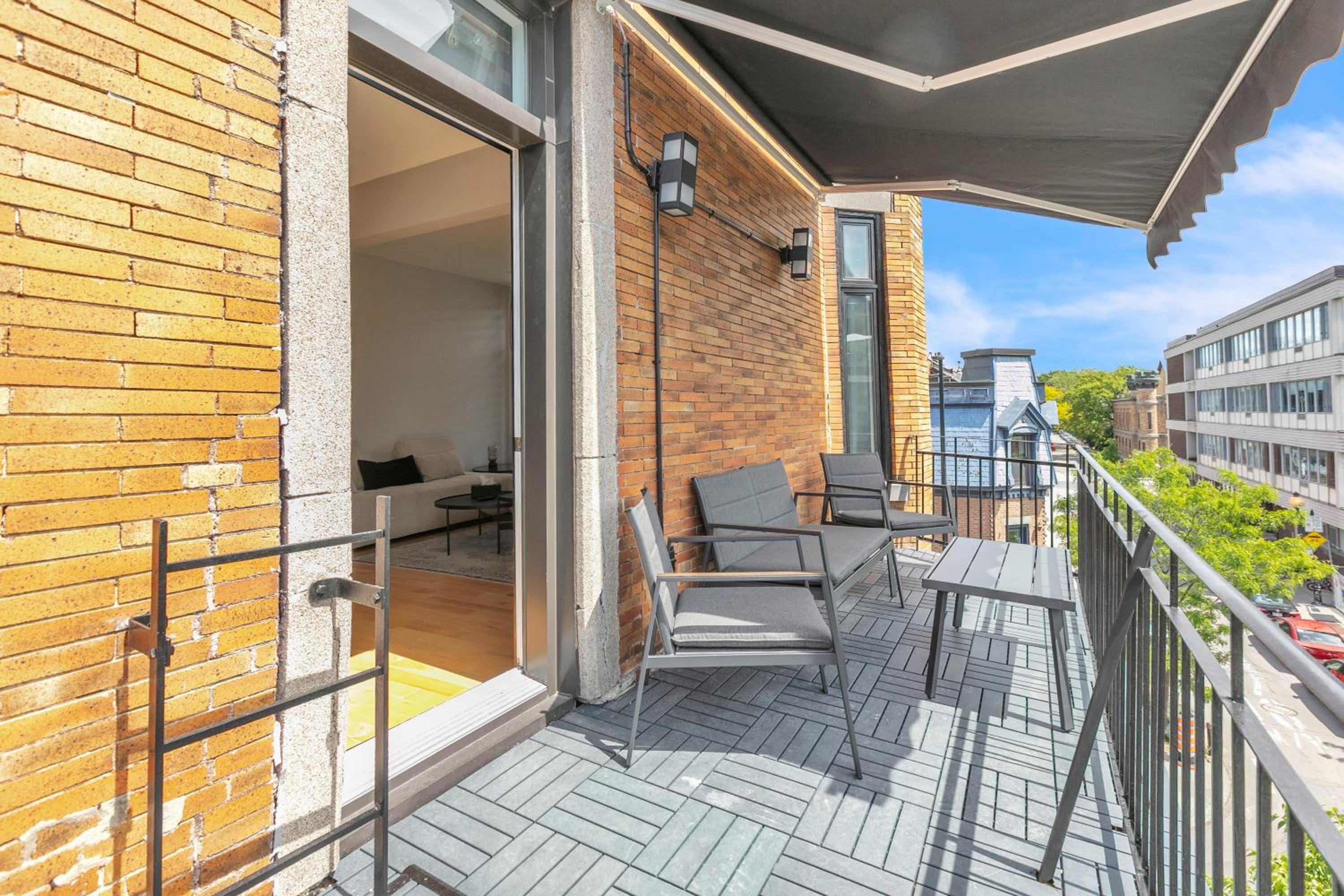 Eat, Explore & Enjoy Downtown Montreal at this Sleek City Escape located in Plateau Mont-Royal - Apt 4