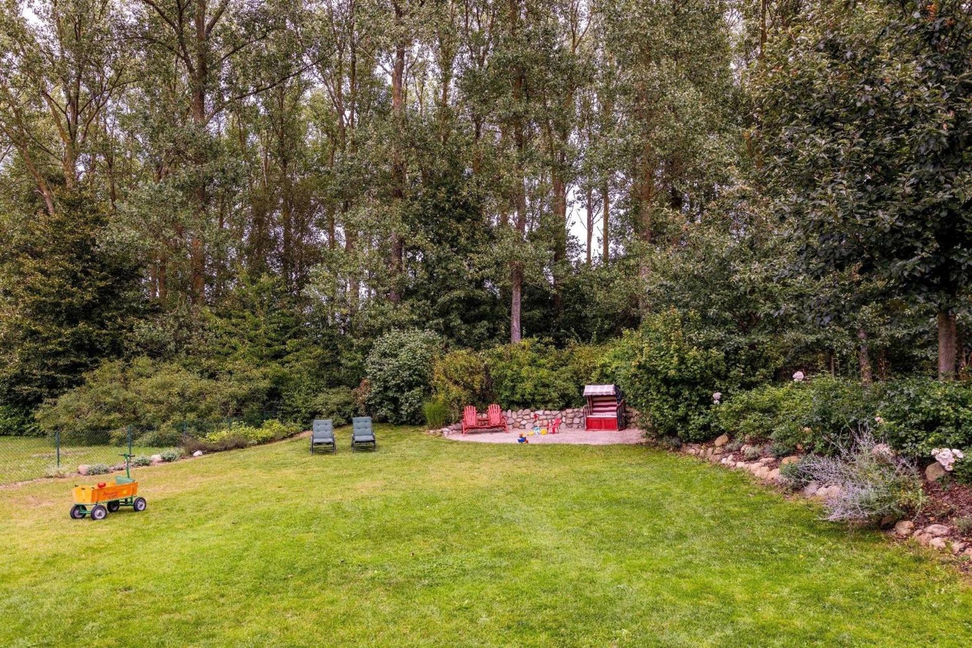 Exklusives Reetdachhaus mit Wohlfühlcharakter in idyll Lage mit gr Süd-Grundstück für 8 Personen