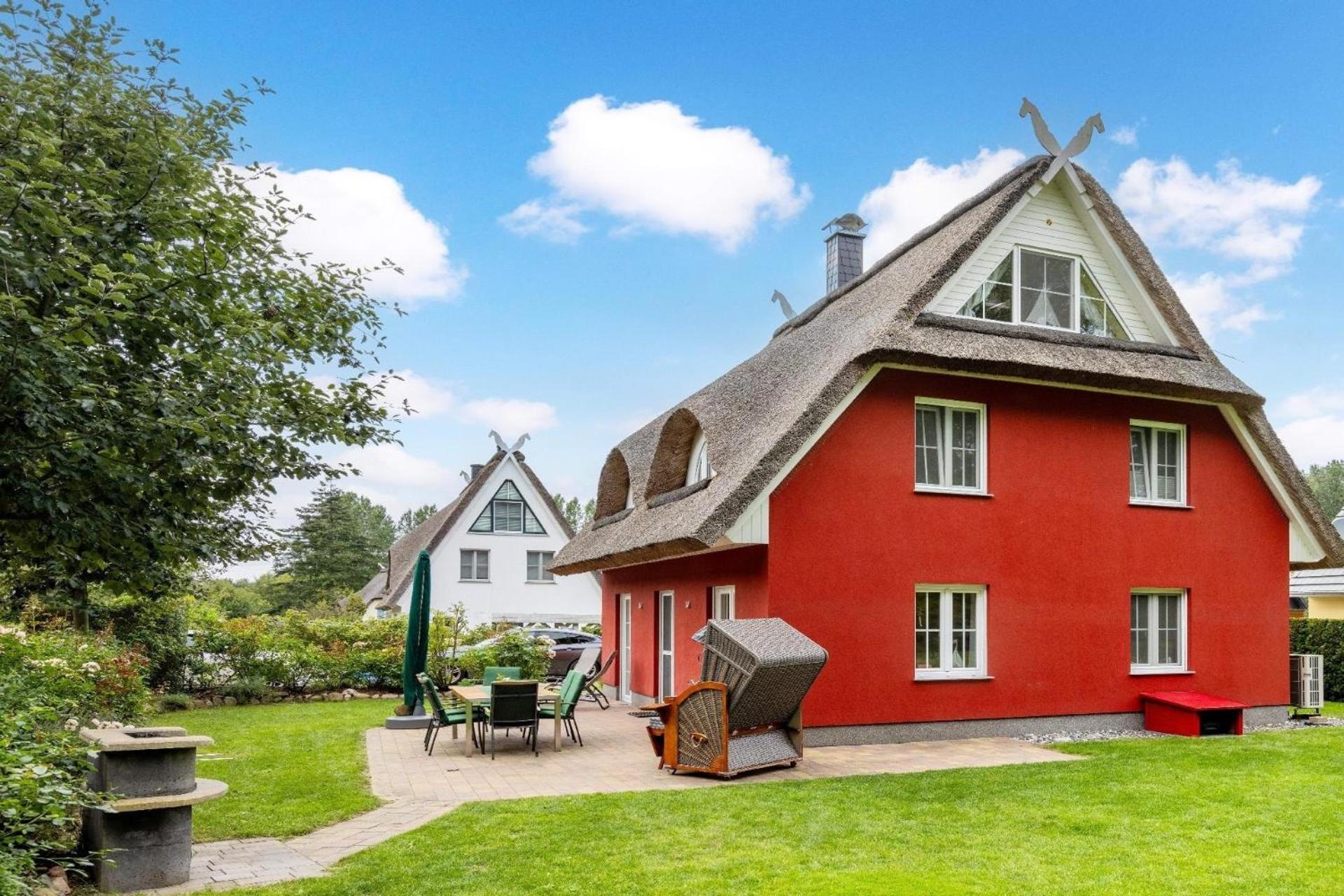 Exklusives Reetdachhaus mit Wohlfühlcharakter in idyll Lage mit gr Süd-Grundstück für 8 Personen