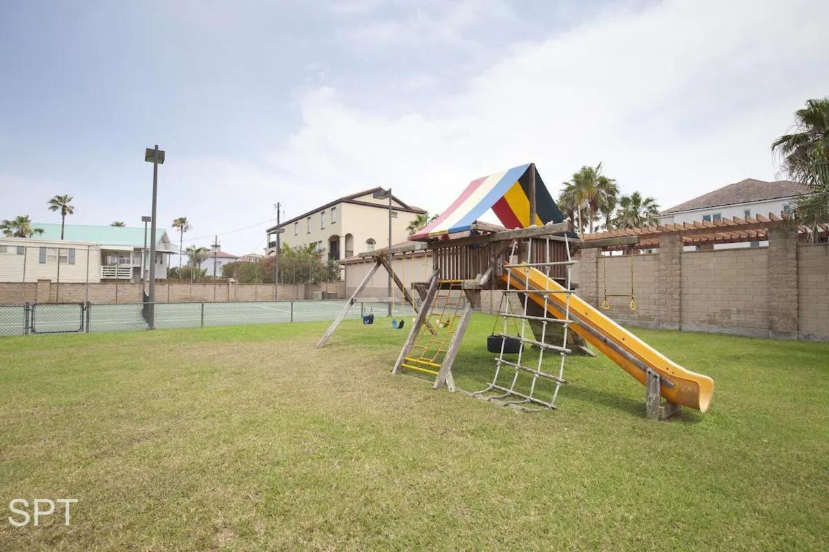 Big Private Luxury Home in Beach Gated Community