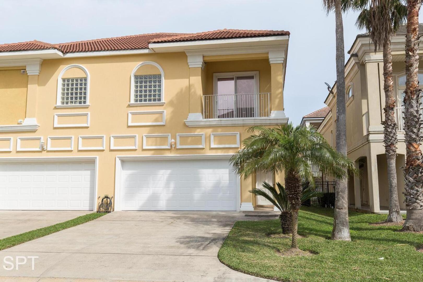Big Private Luxury Home in Beach Gated Community