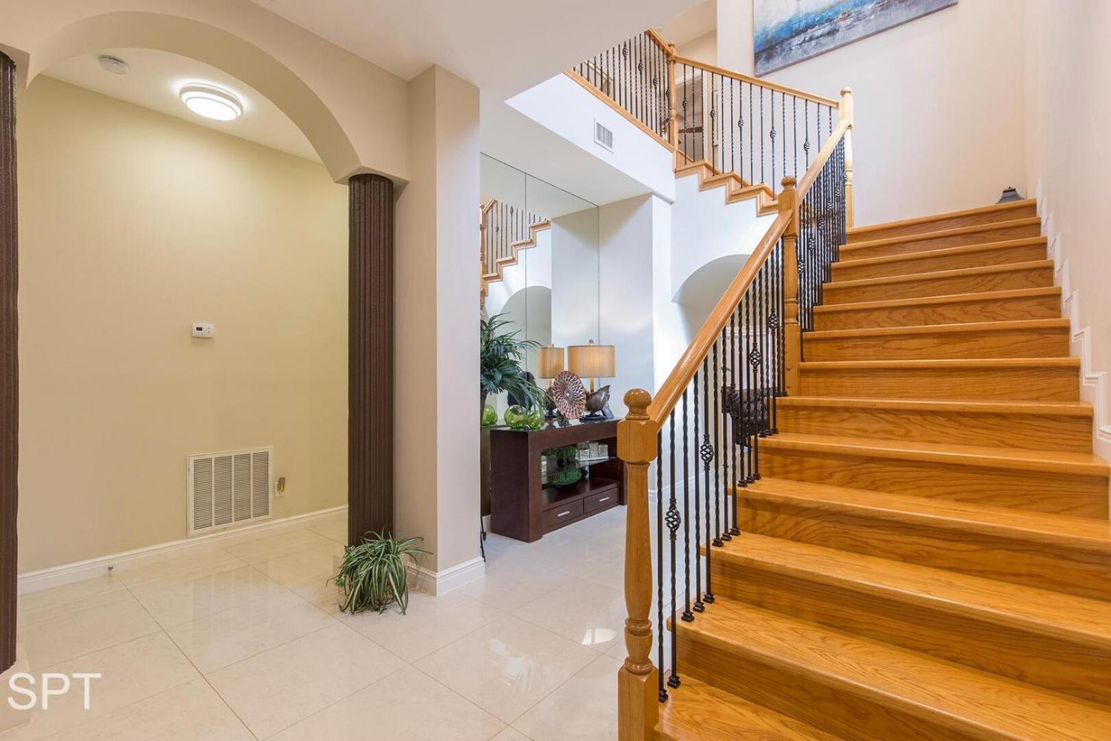 Big Private Luxury Home in Beach Gated Community