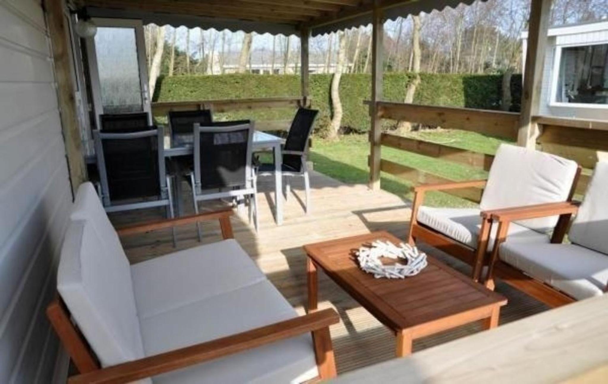 Strandnahes Chalet Mit Überdachter Veranda