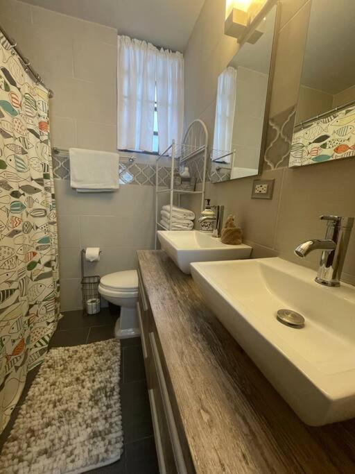 Family Friendly Home with movie room On Golf Paradise view 3