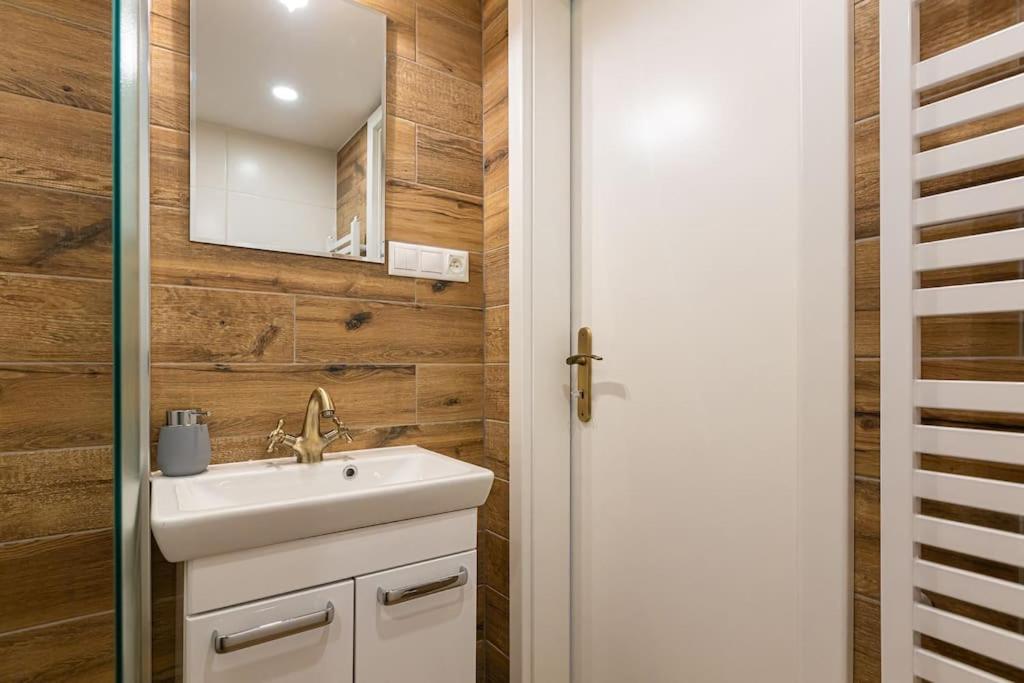 BEATA - nice studio apartment with great location view 2