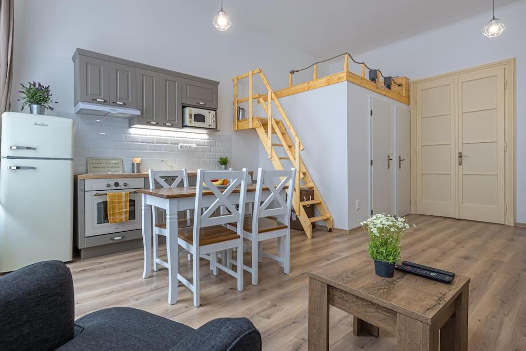 BEATA - nice studio apartment with great location view 3