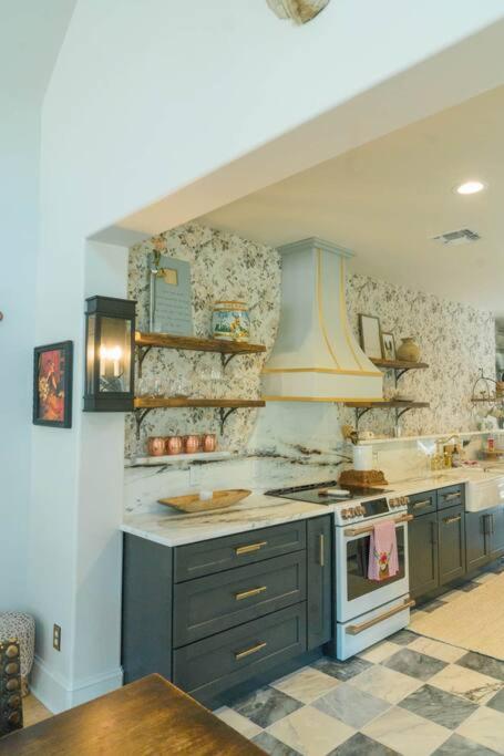 The Dillan House - Round Top Texas view 4