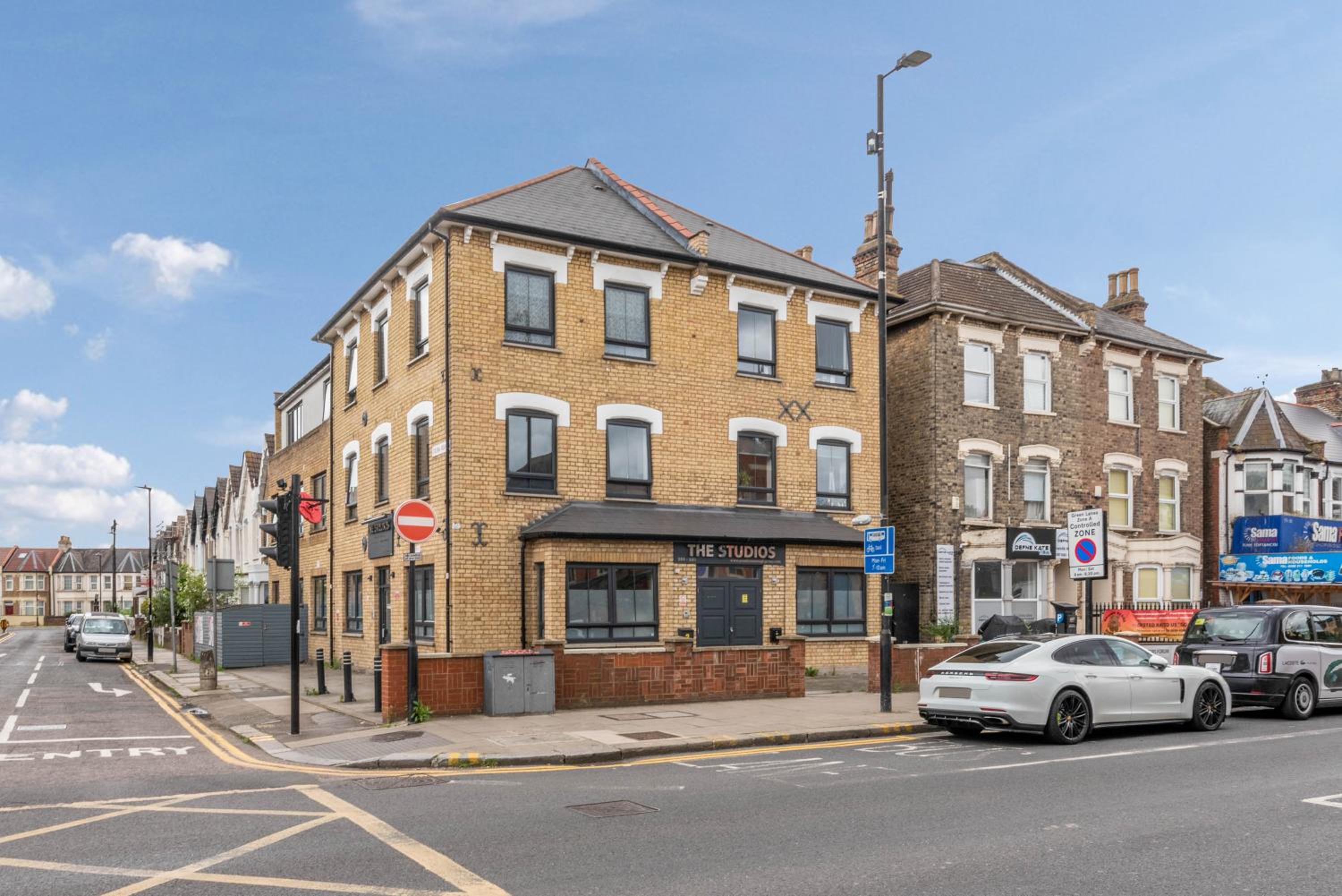 Green Lanes Studios By Morethanstays