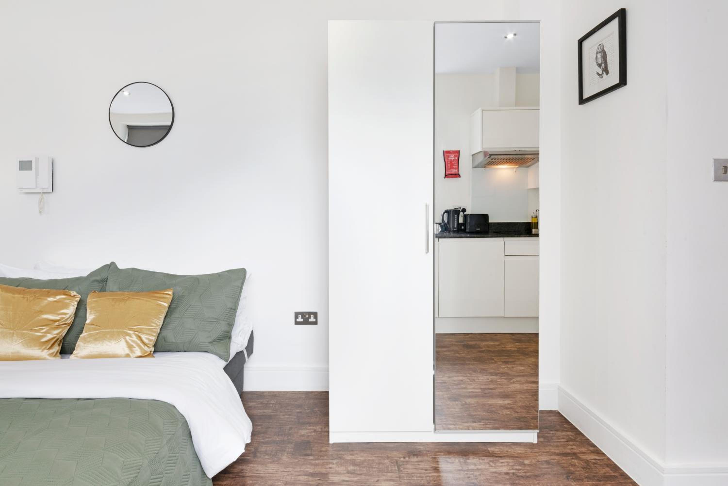 Green Lanes Studios By Morethanstays