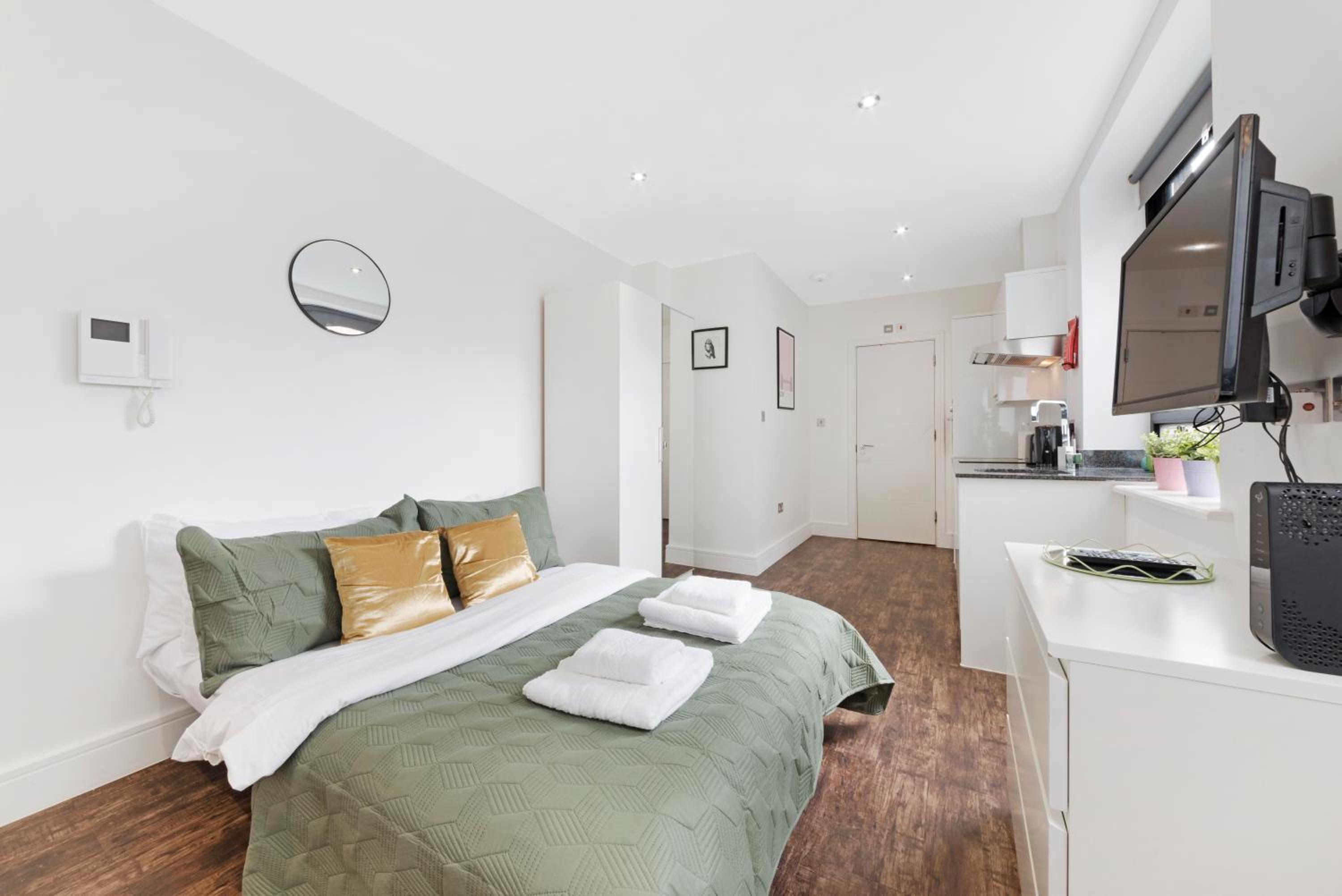 Green Lanes Studios By Morethanstays